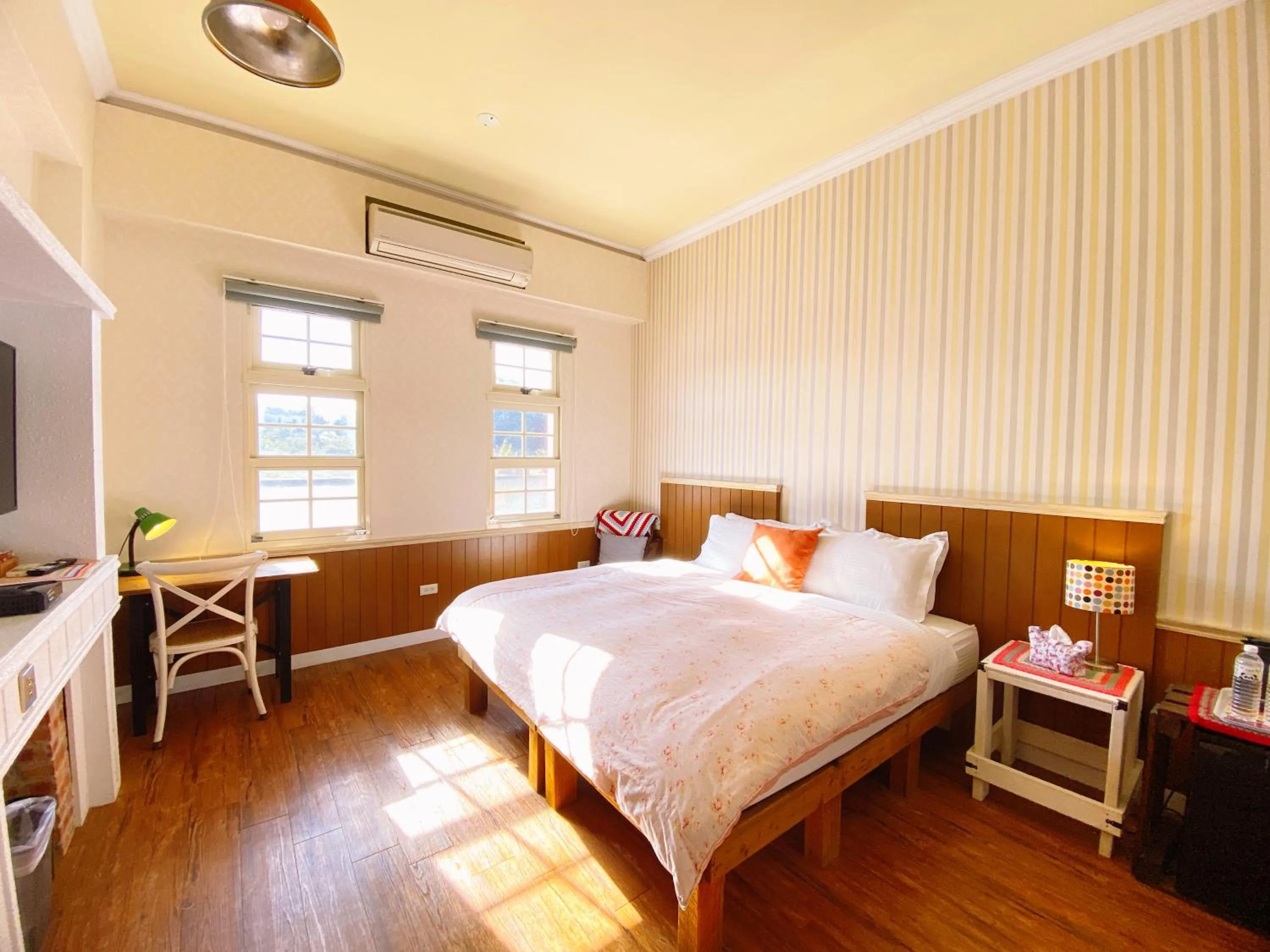 Photo of the whole room, Bed in MiCarro B&B