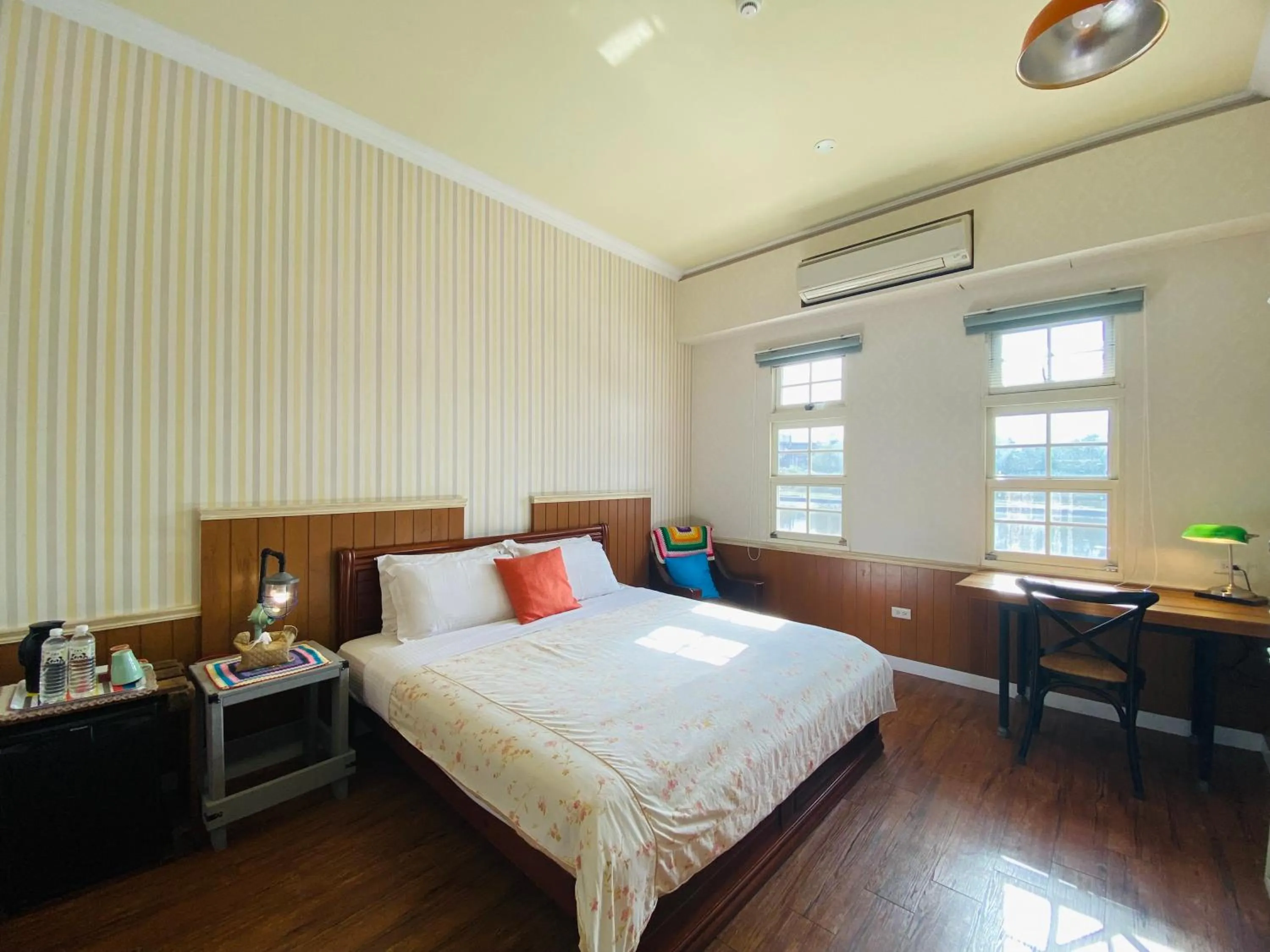 Photo of the whole room, Bed in MiCarro B&B