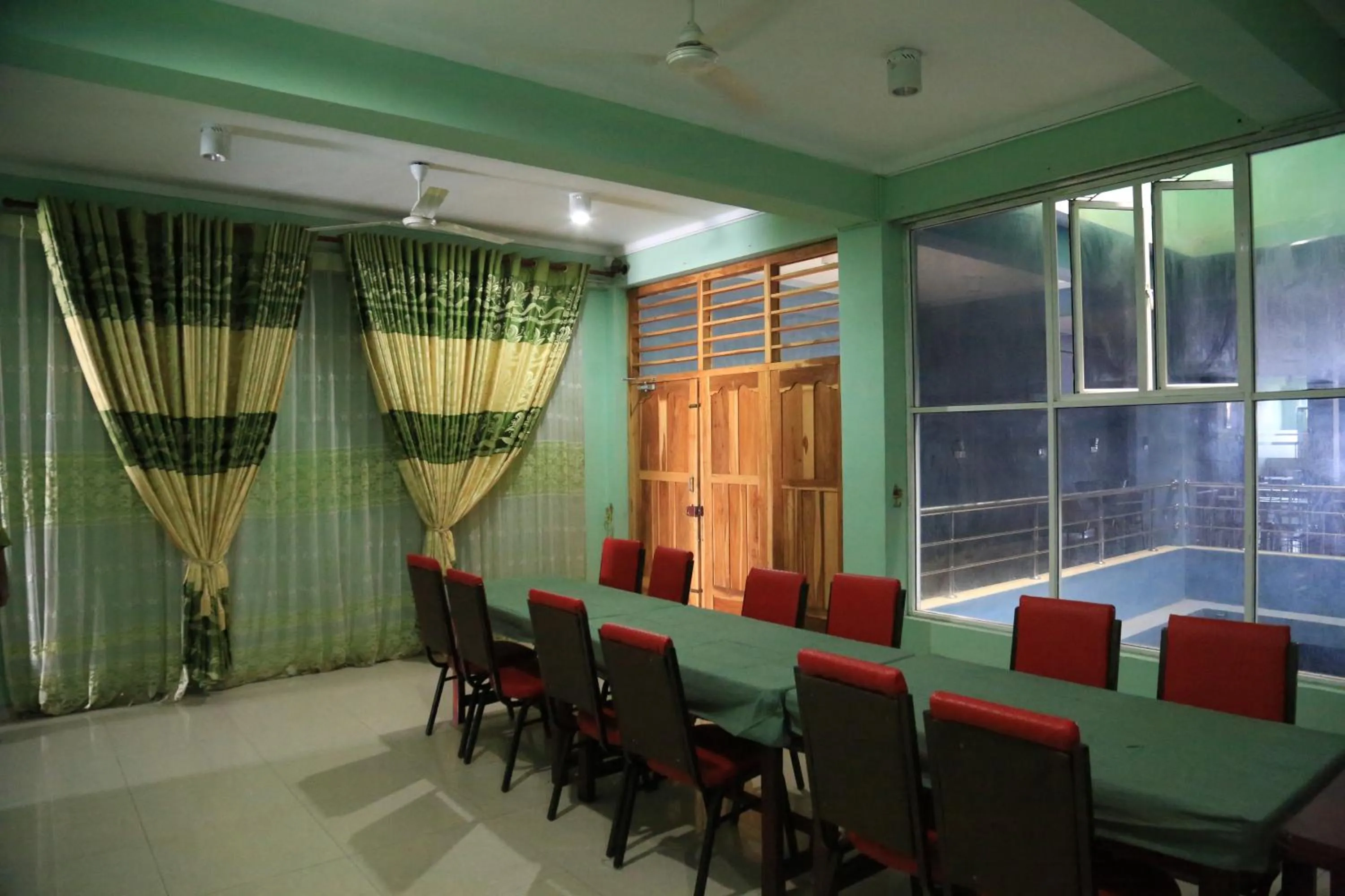 Lounge or bar in Kings Hotel Restaurant and Bar