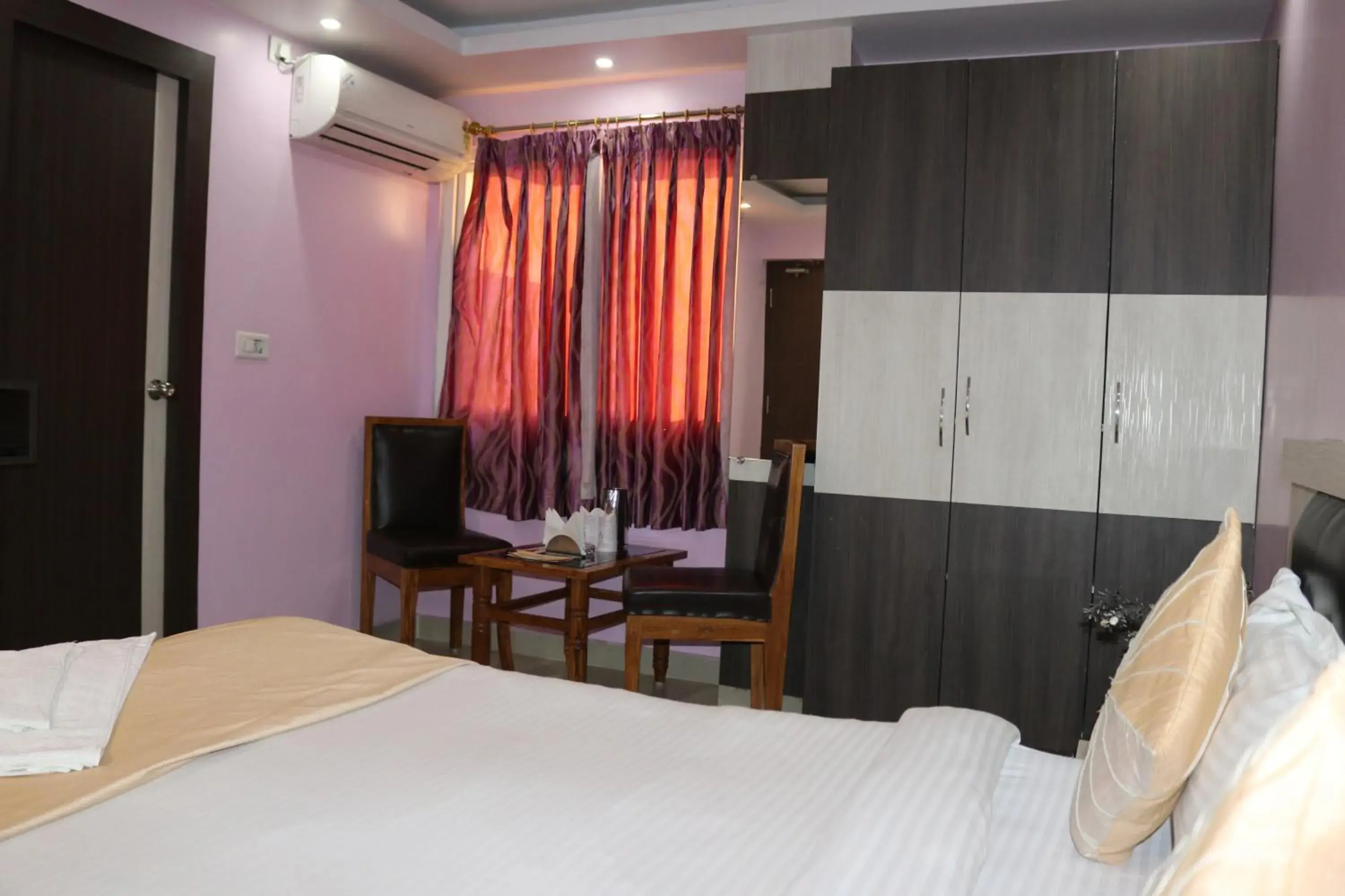 Deluxe Double Room in Hotel Vaishnavi Heights Deluxe Double Room in Hotel Vaishnavi Heights