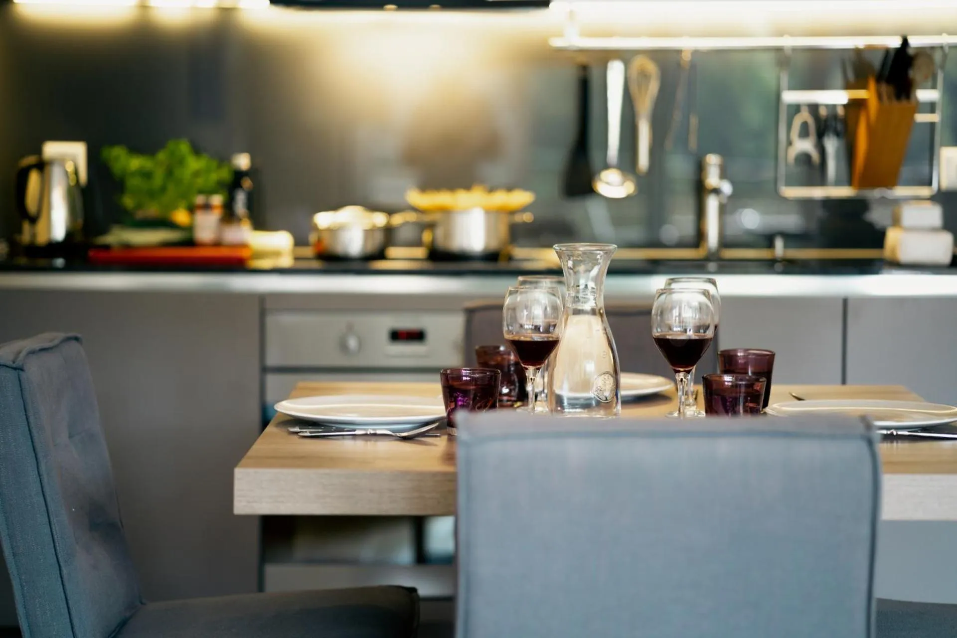 Kitchen or kitchenette in Peaks Place Apartments & SPA