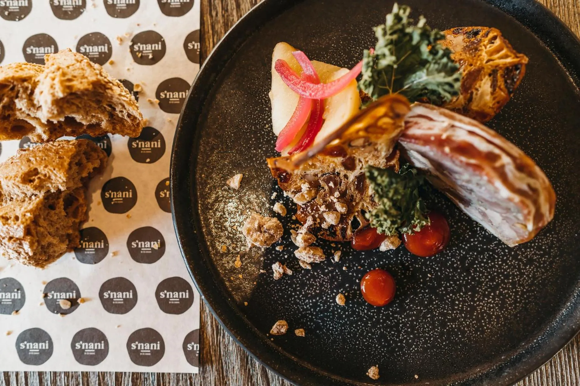 Food and drinks in Peaks Place Apartments & SPA