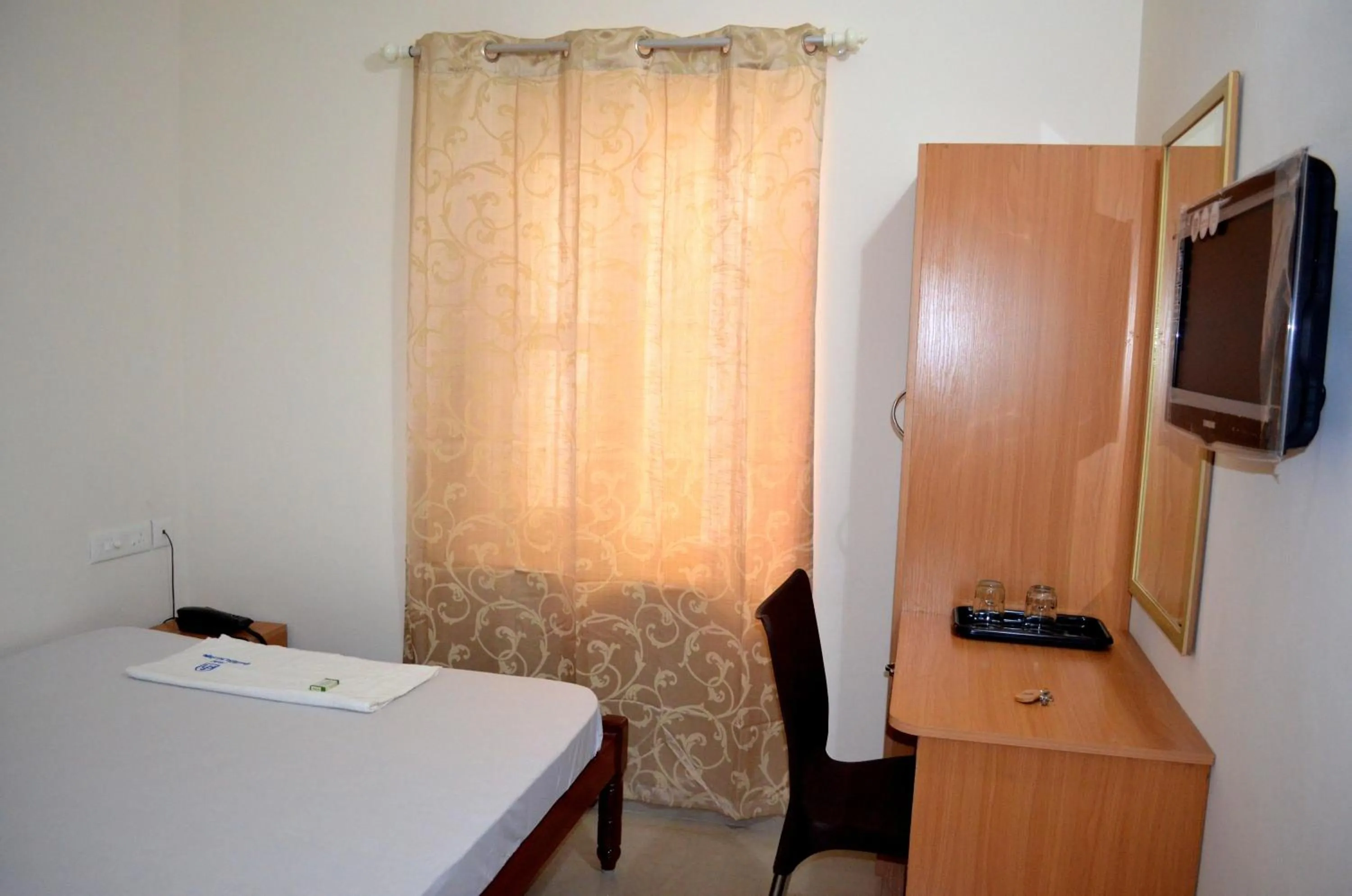 Photo of the whole room, Bed in Hotel Prathiba Heritage