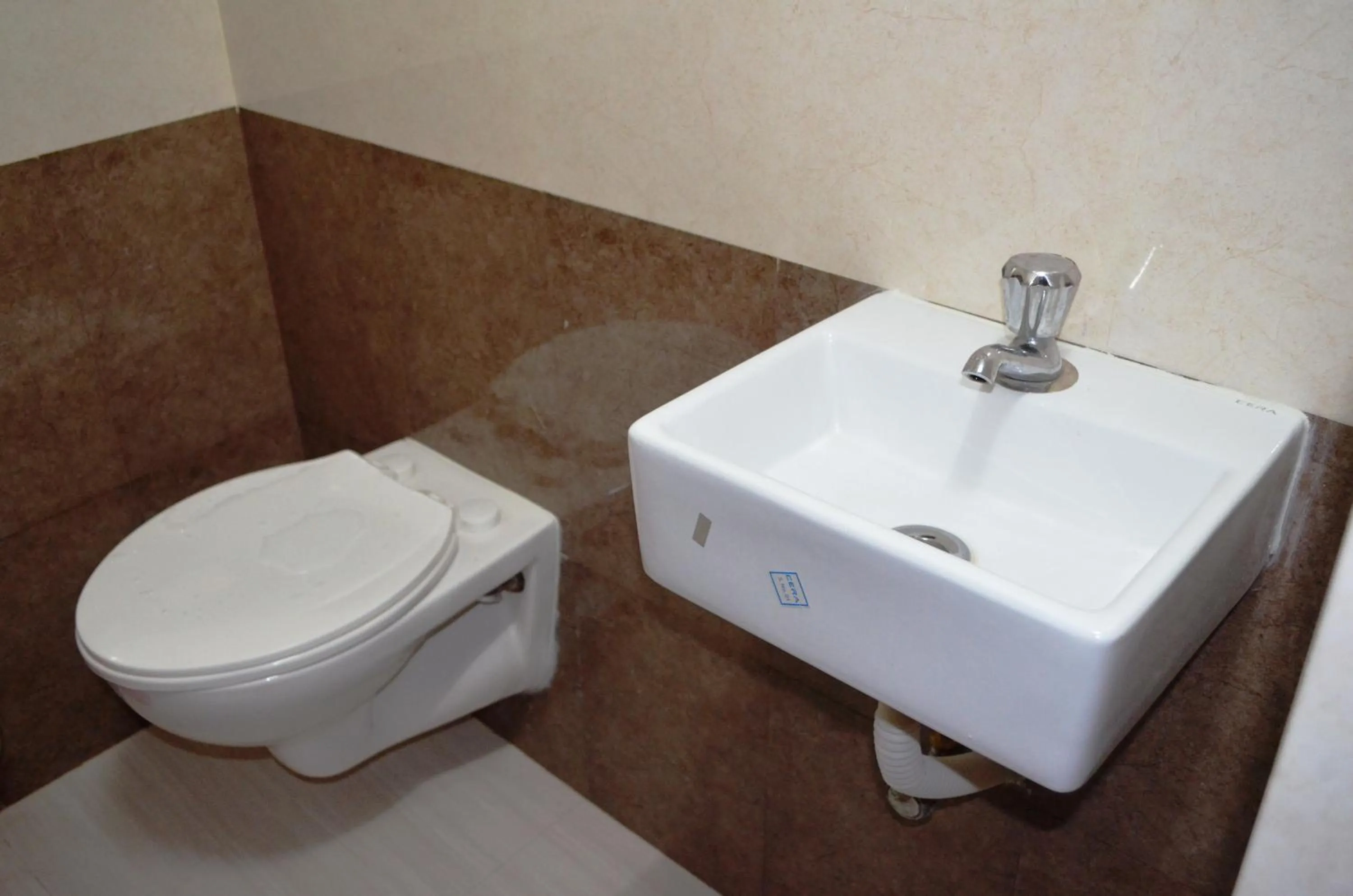 Toilet in Hotel Prathiba Heritage