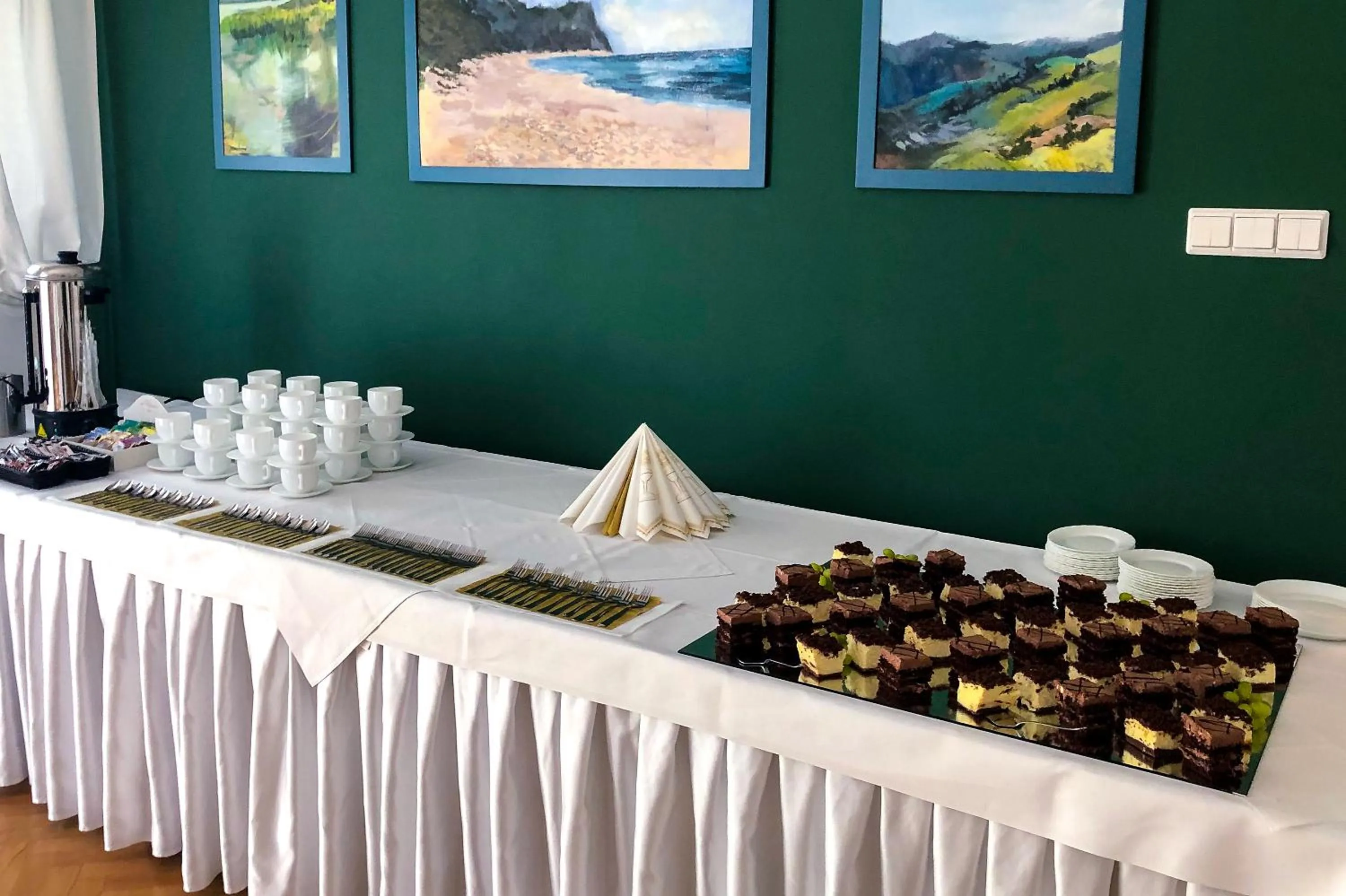 Restaurant/places to eat in Dom św. Józefa