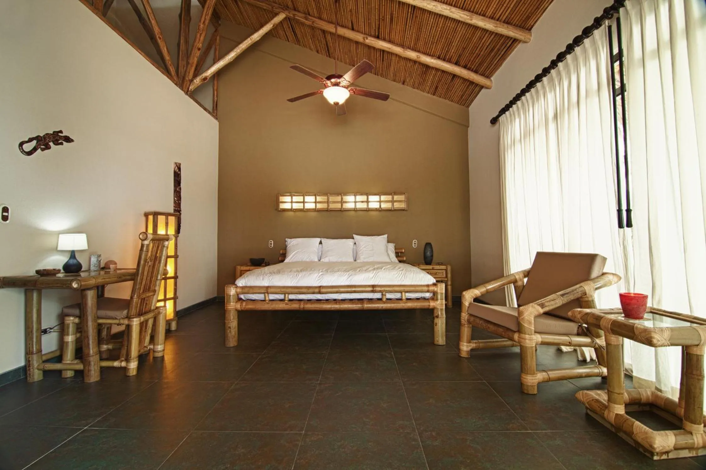 Bedroom, Bed in Hotel Clandestino beach resort