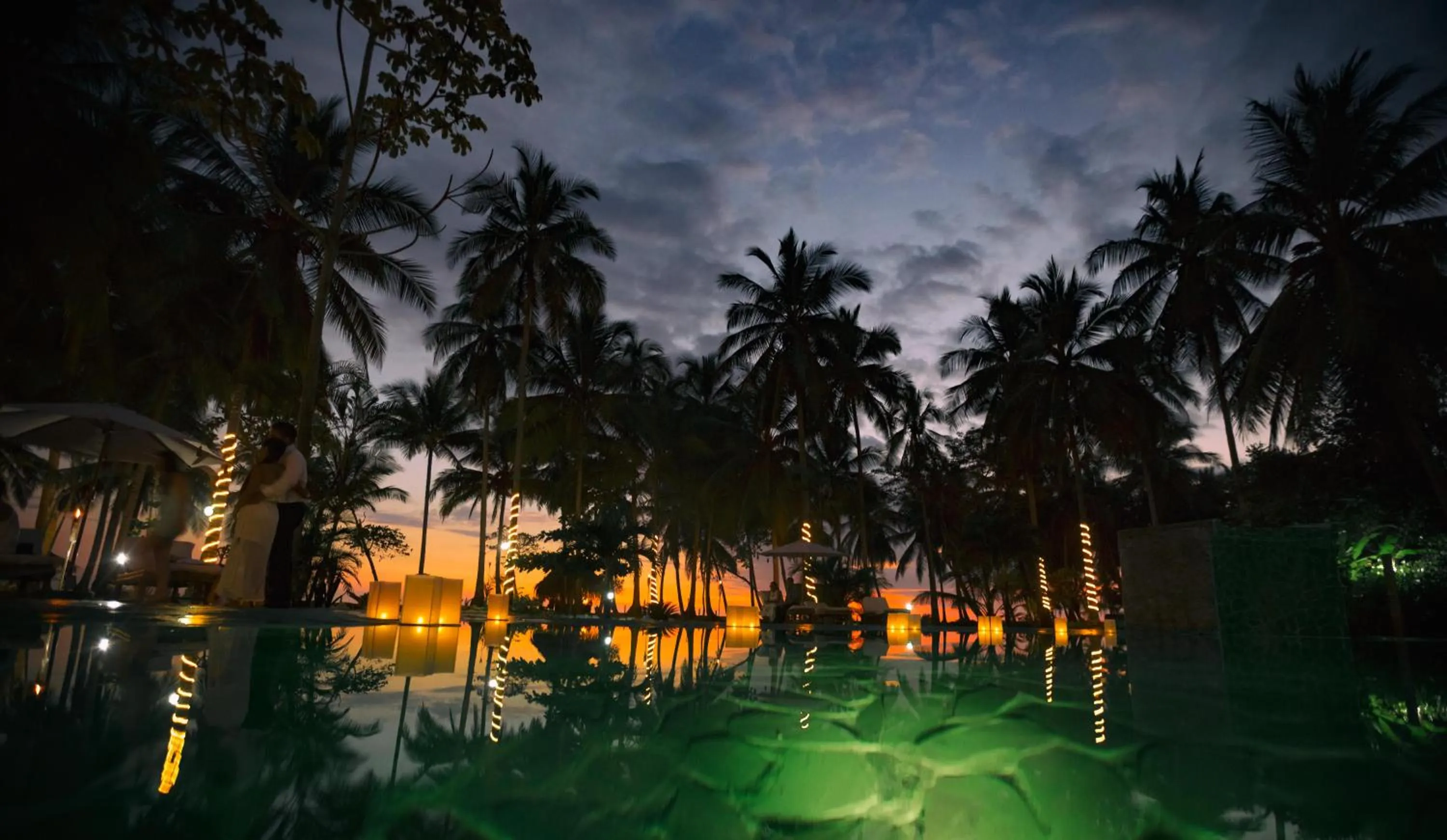 Night in Hotel Clandestino beach resort