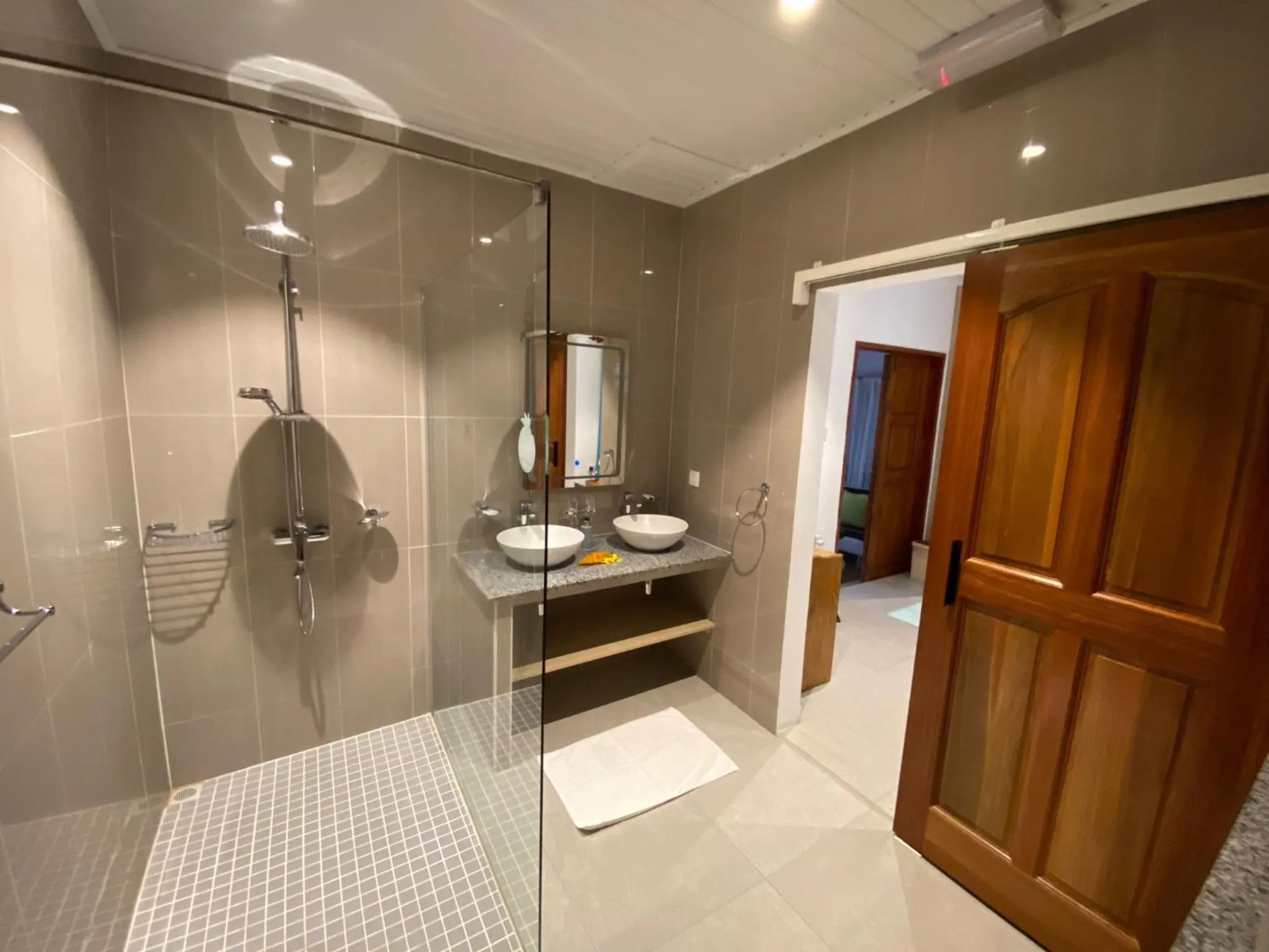 Bathroom in Coin D'or