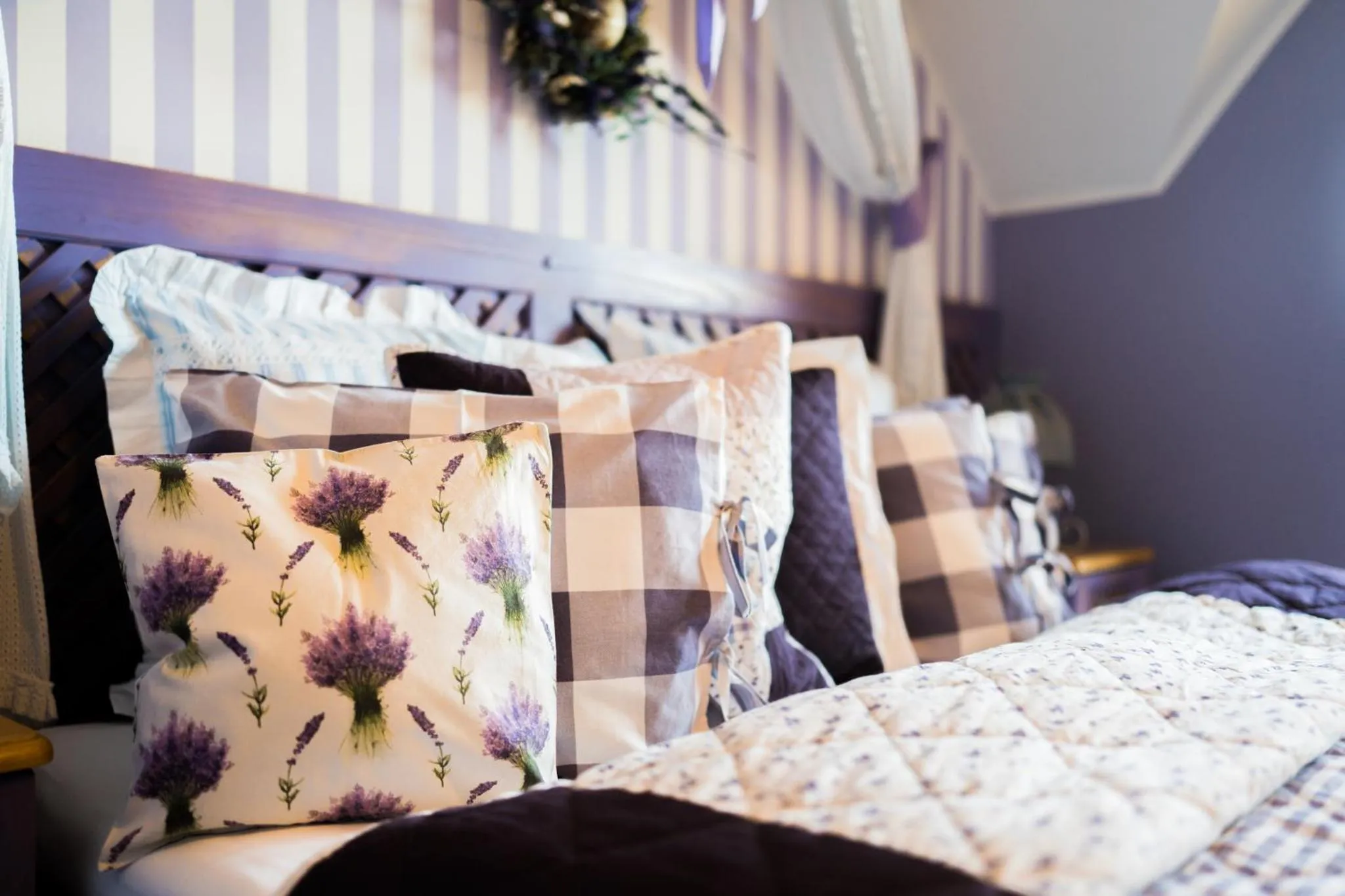 Property building, Bed in Karolowy Dwór