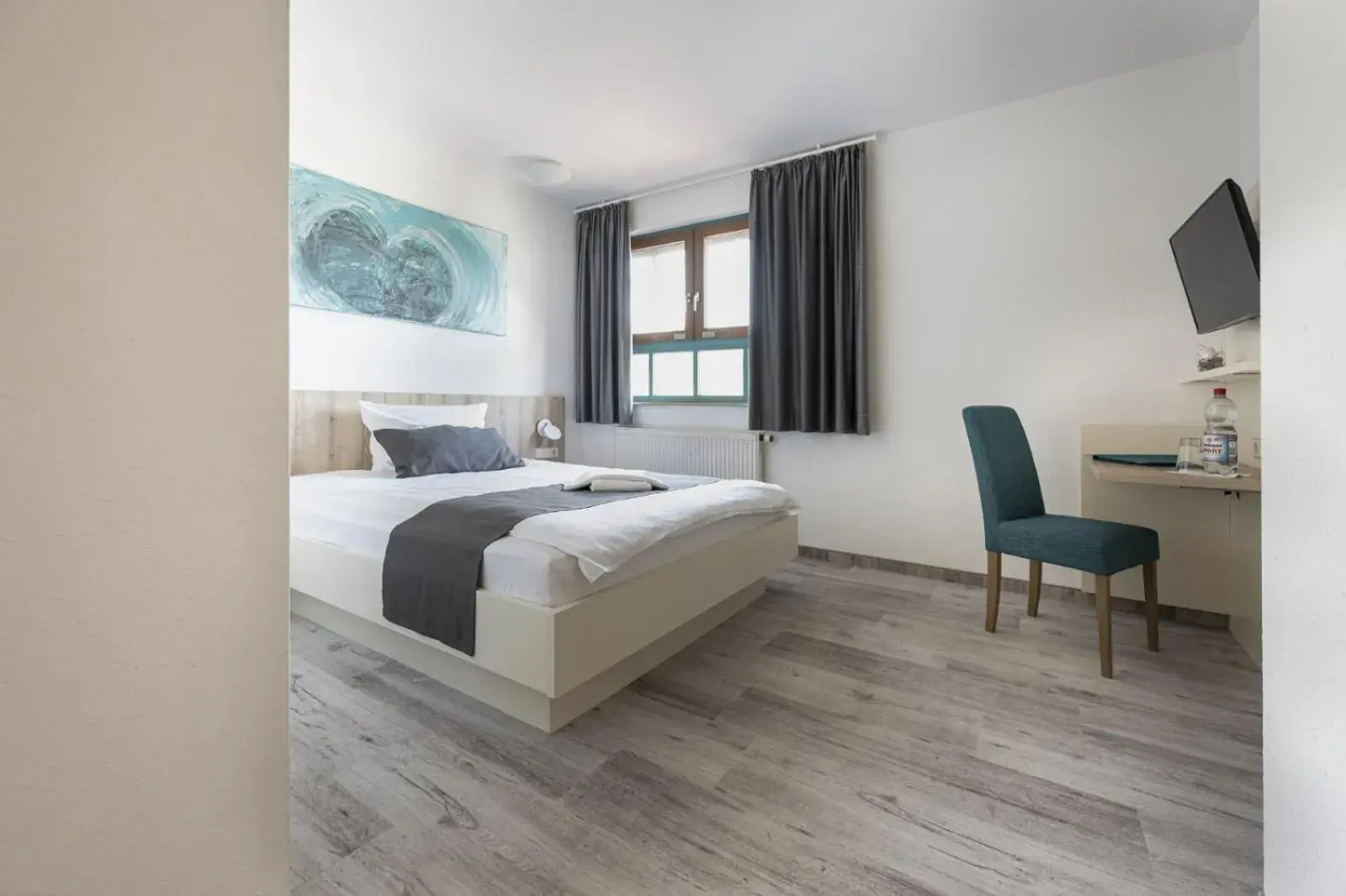 Double Room in Hotel Restaurant Zehn-Brunnen Double Room in Hotel Restaurant Zehn-Brunnen