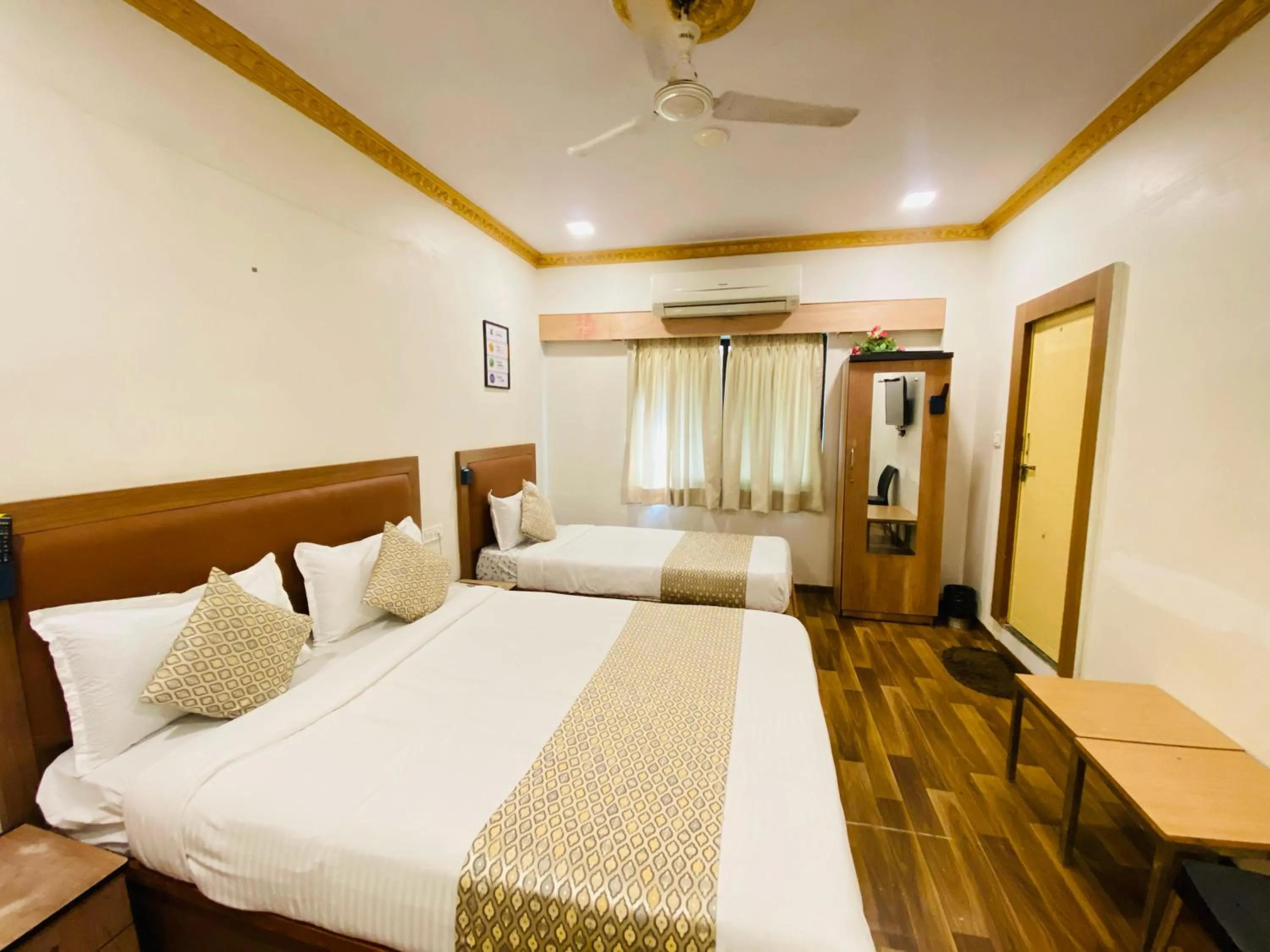 Bed in Hotel ABC Satellite Prahlad Nagar