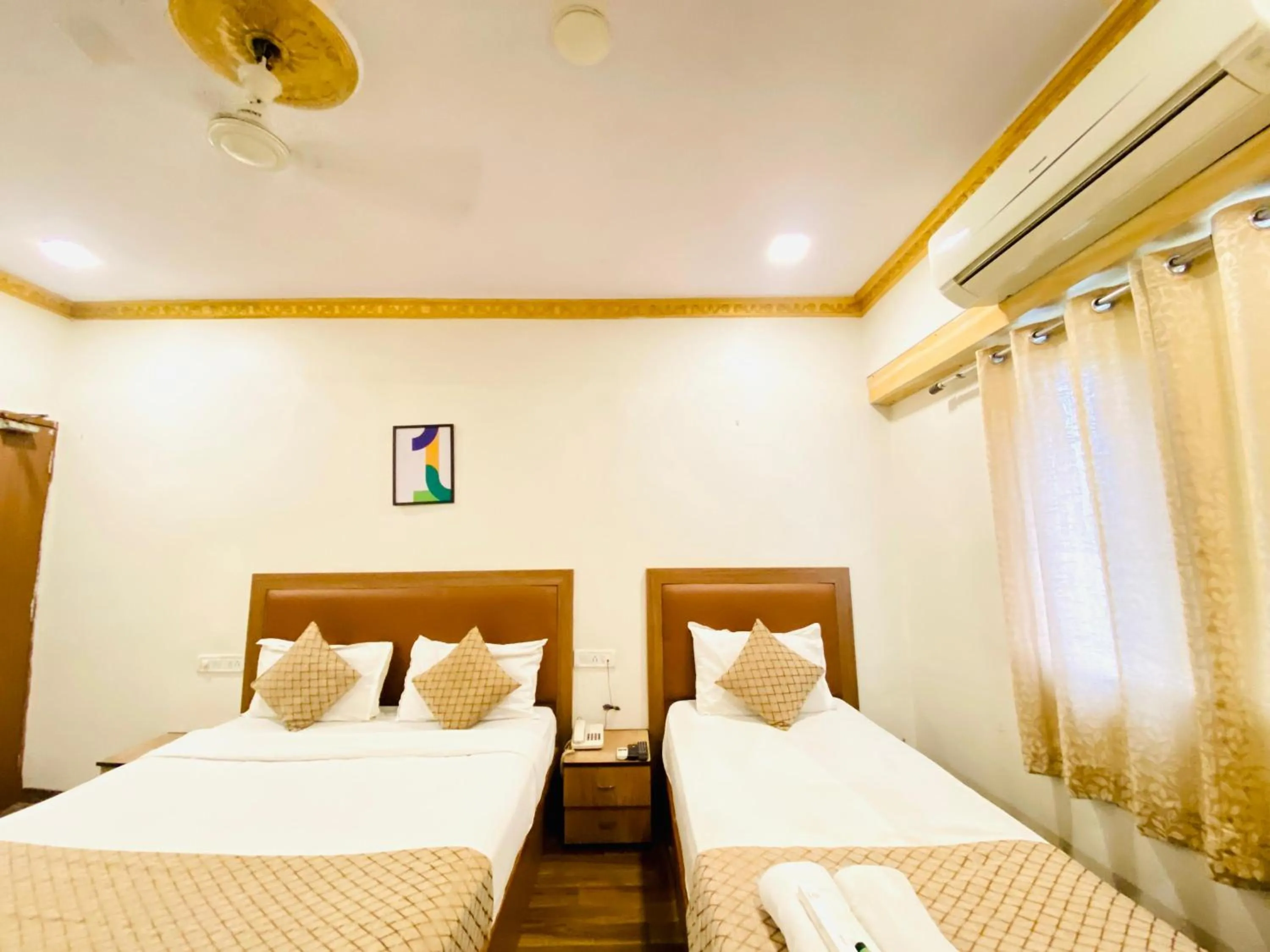 Bed in Hotel ABC Satellite Prahlad Nagar