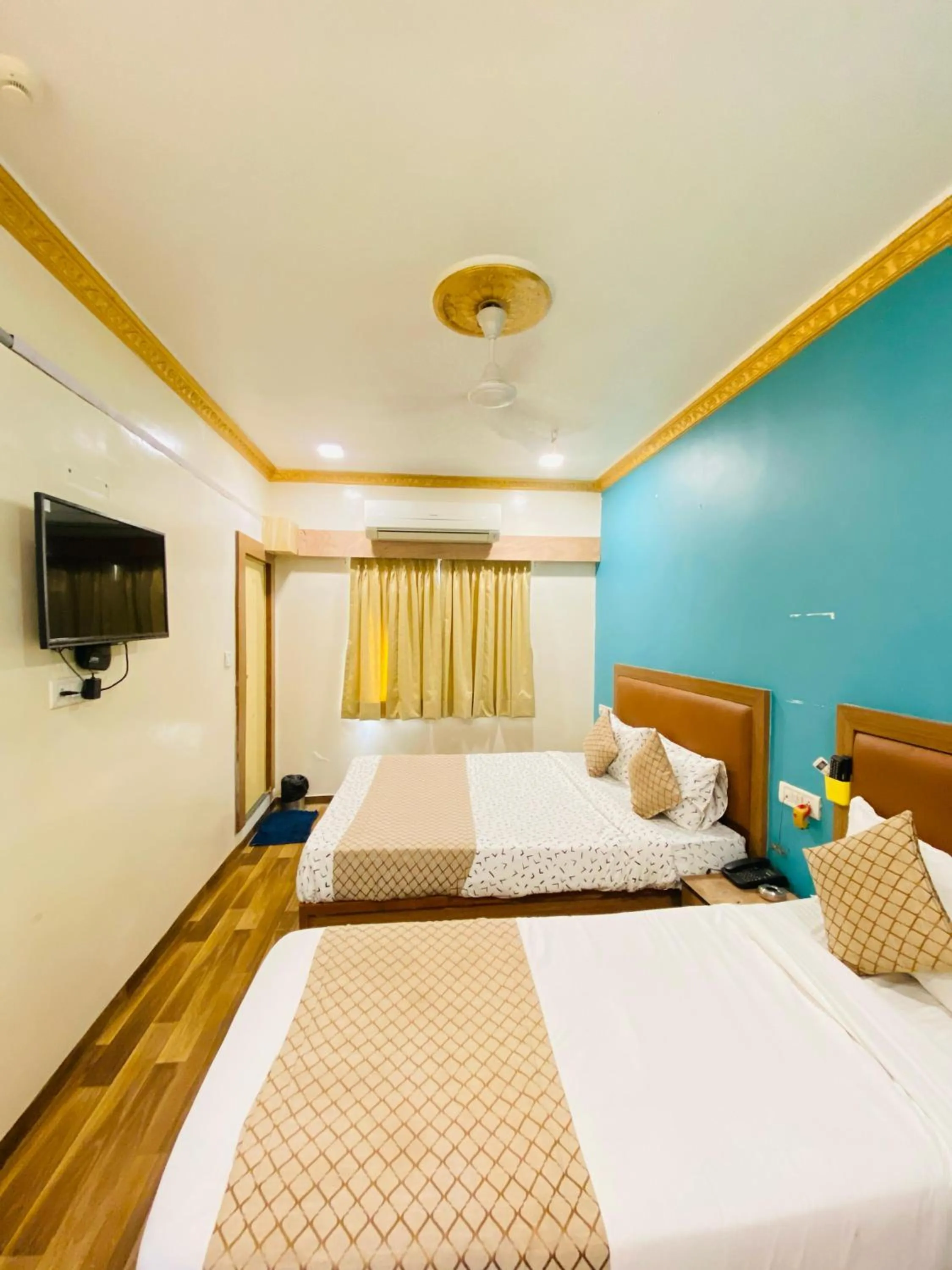 Bed in Hotel ABC Satellite Prahlad Nagar