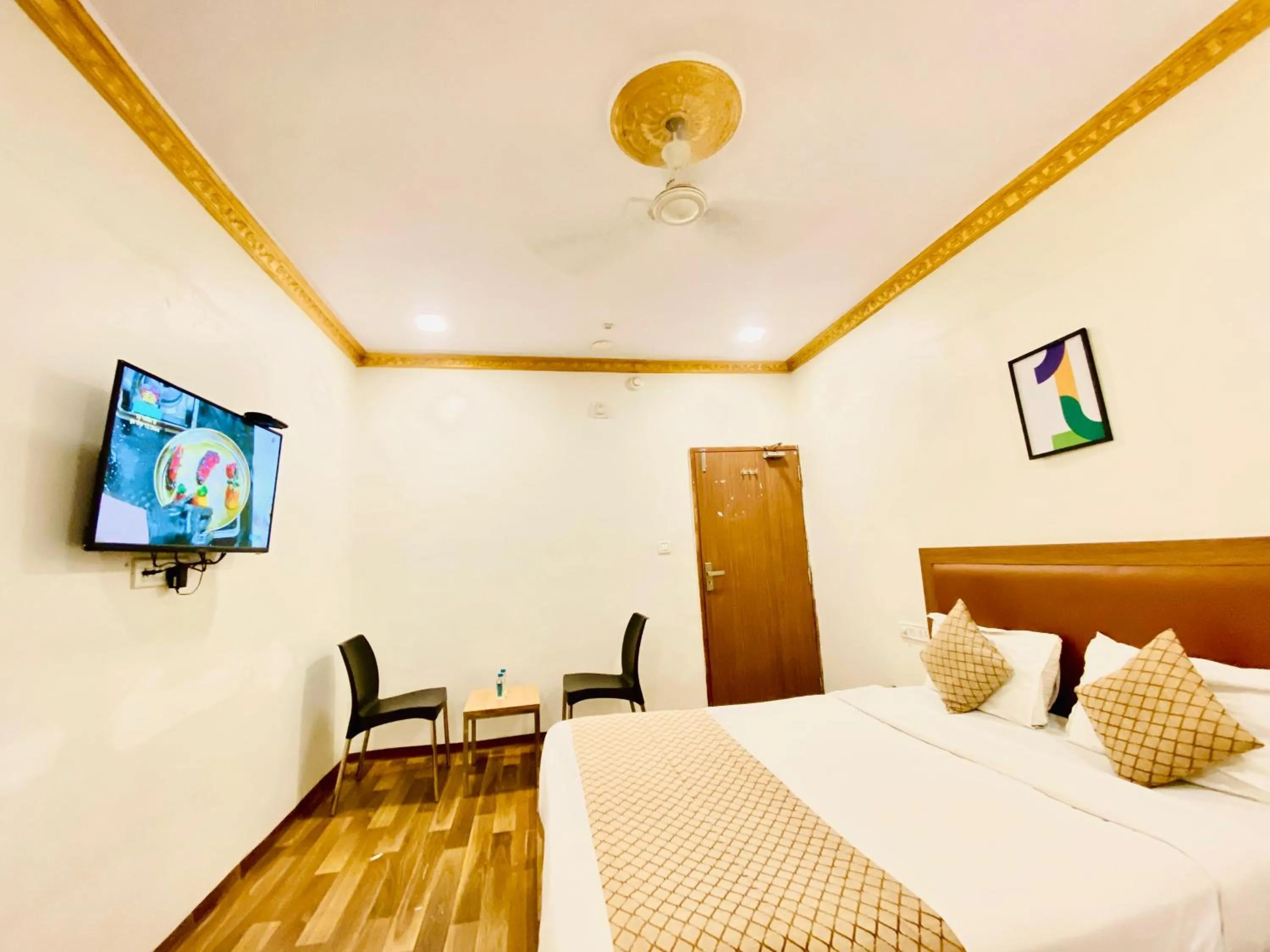 Bed in Hotel ABC Satellite Prahlad Nagar