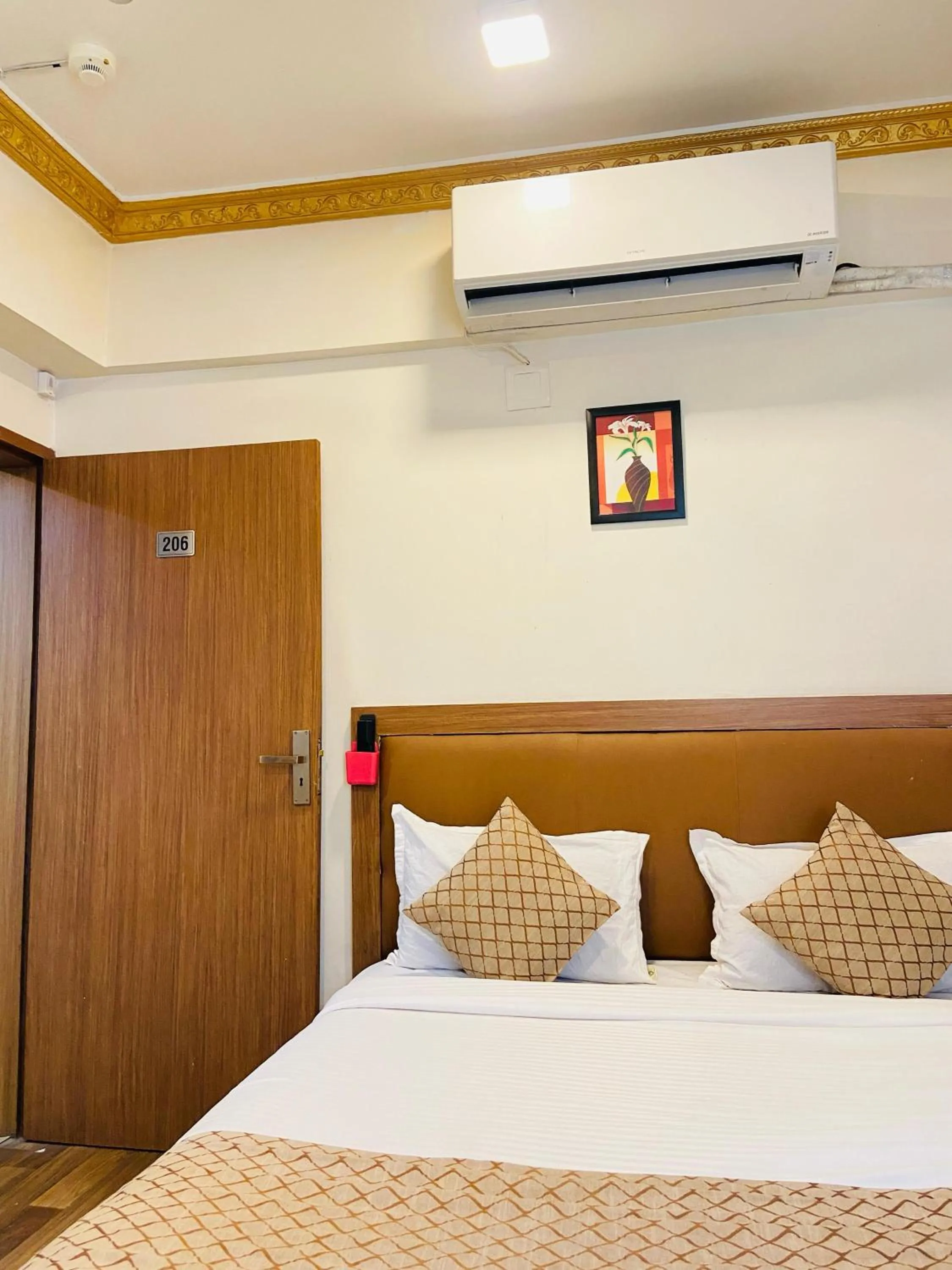Bed in Hotel ABC Satellite Prahlad Nagar