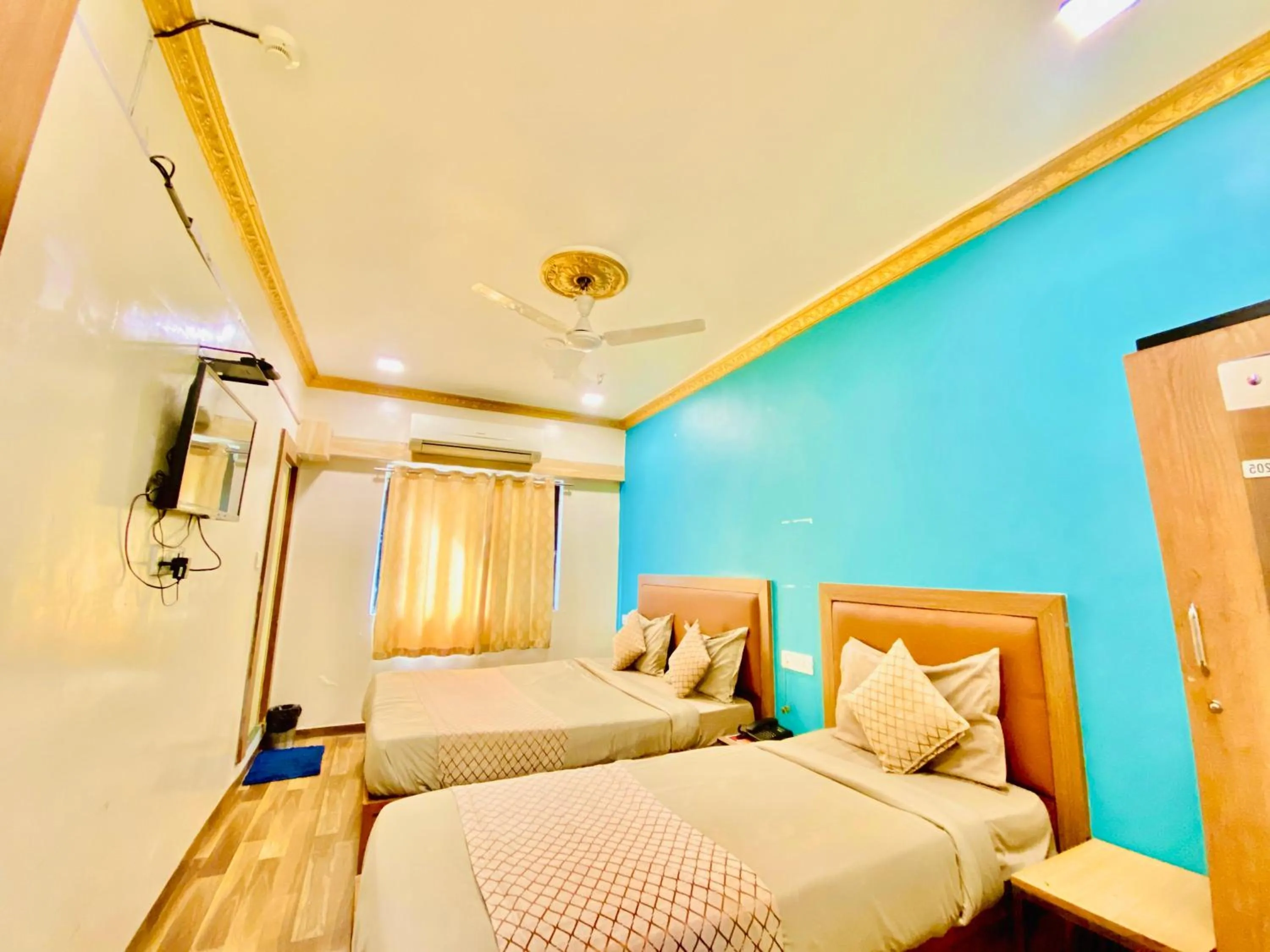 Bed in Hotel ABC Satellite Prahlad Nagar