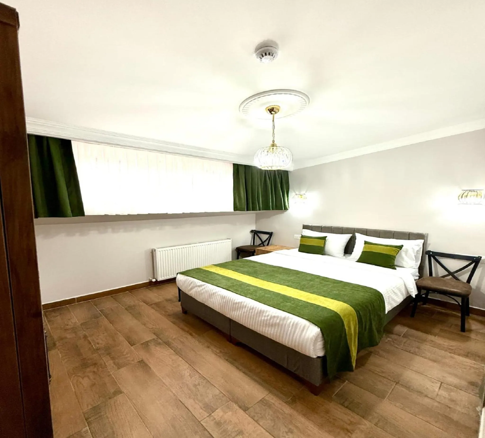 Photo of the whole room, Bed in Armagan Suite Taksim