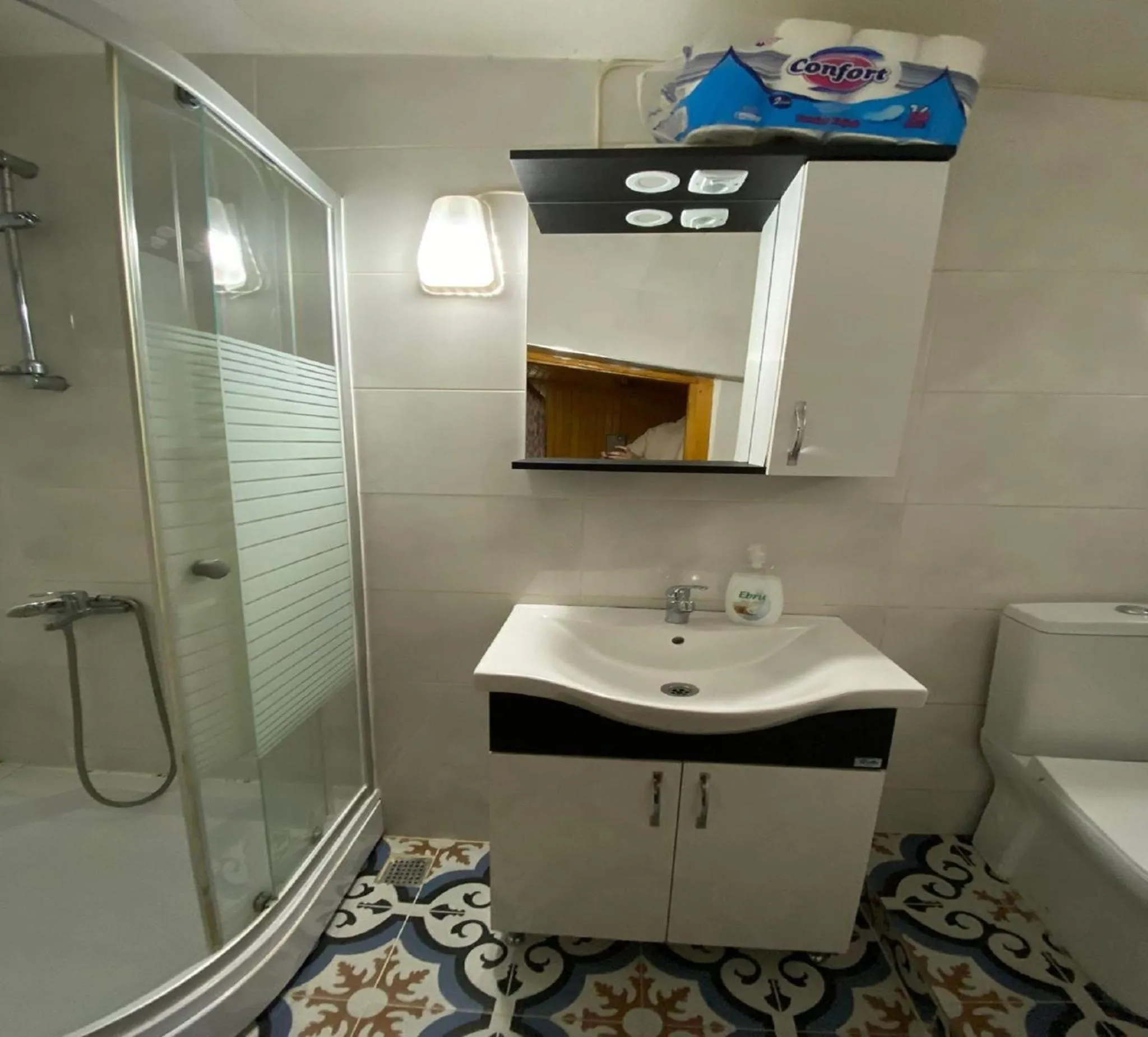 Shower in Armagan Suite Taksim