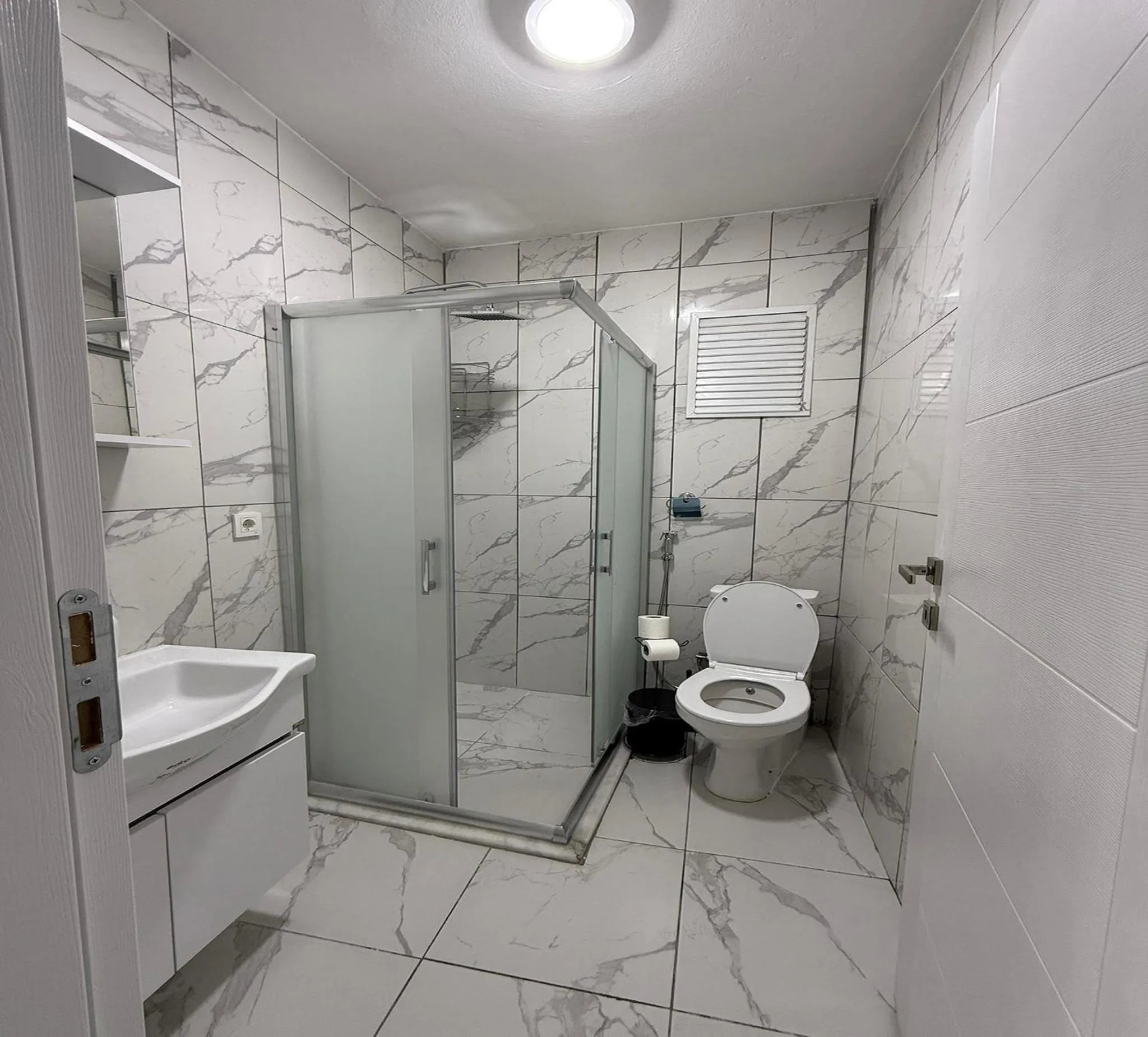 Shower in Armagan Suite Taksim