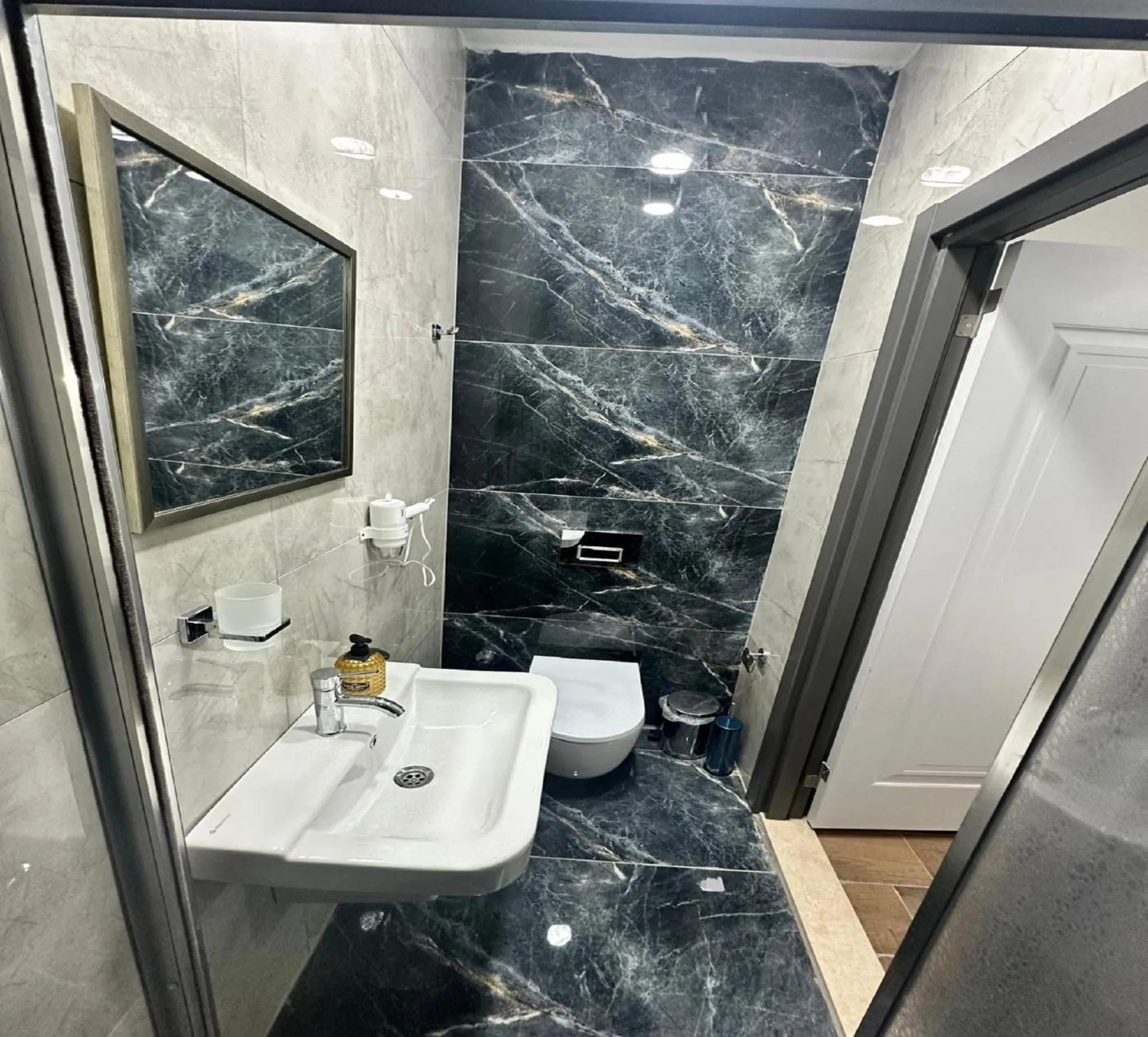 Shower in Armagan Suite Taksim