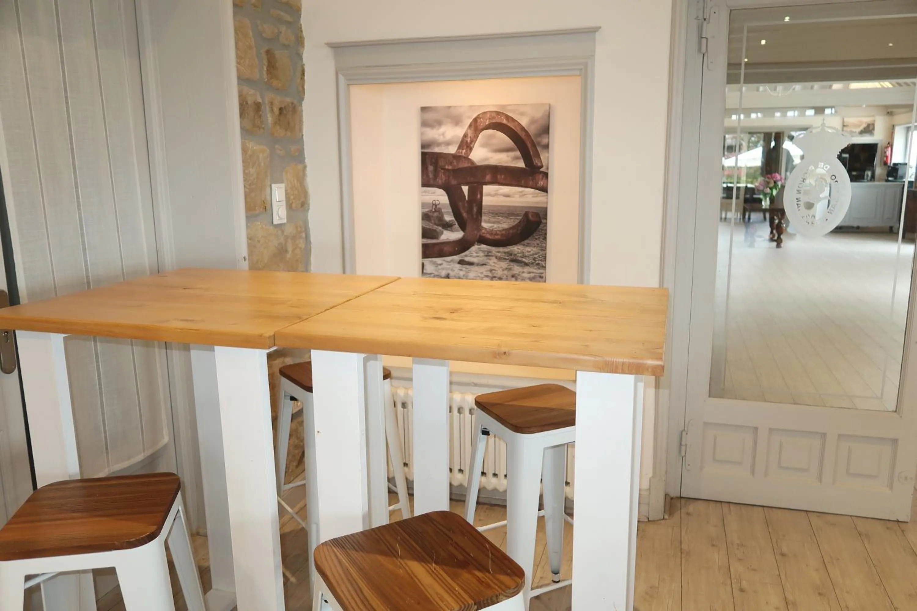 Lounge or bar in Hotel Gudamendi