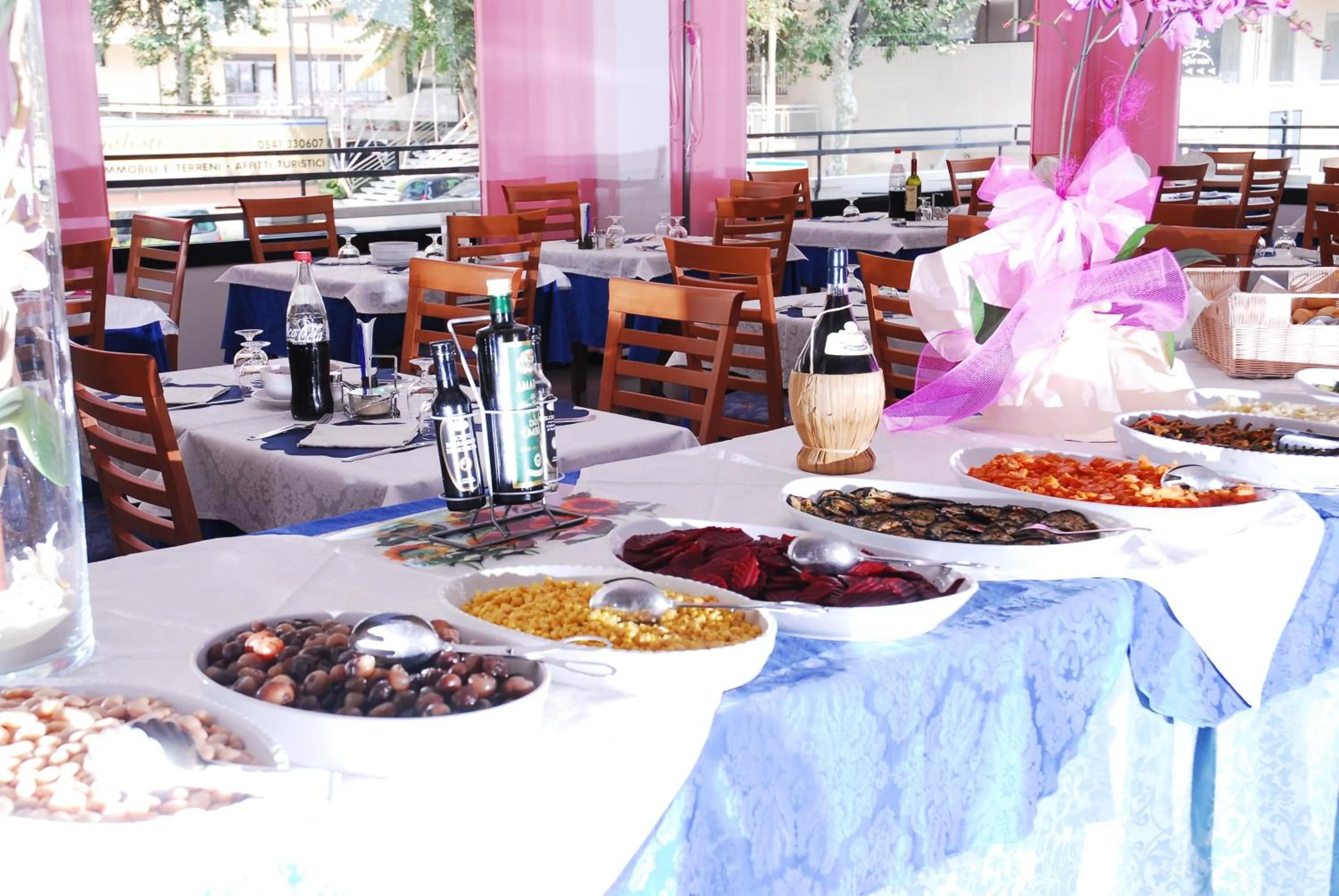 Restaurant/places to eat in Florida Park Hotel