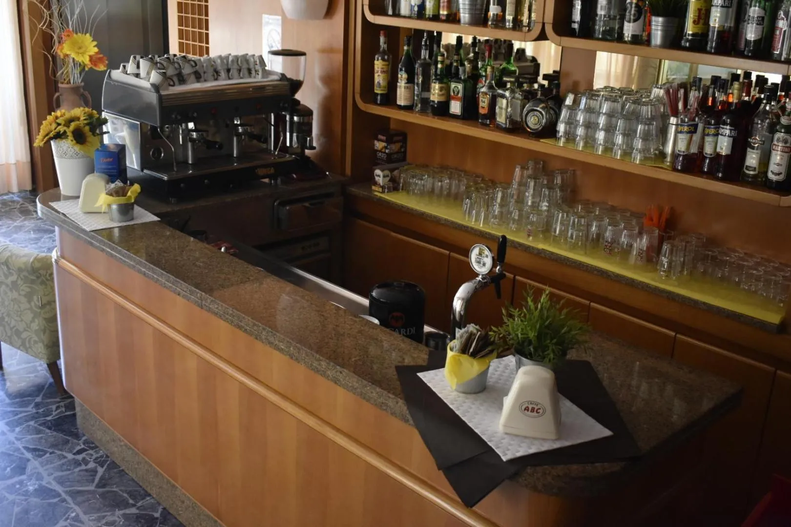 Lounge or bar in Hotel Perla Verde