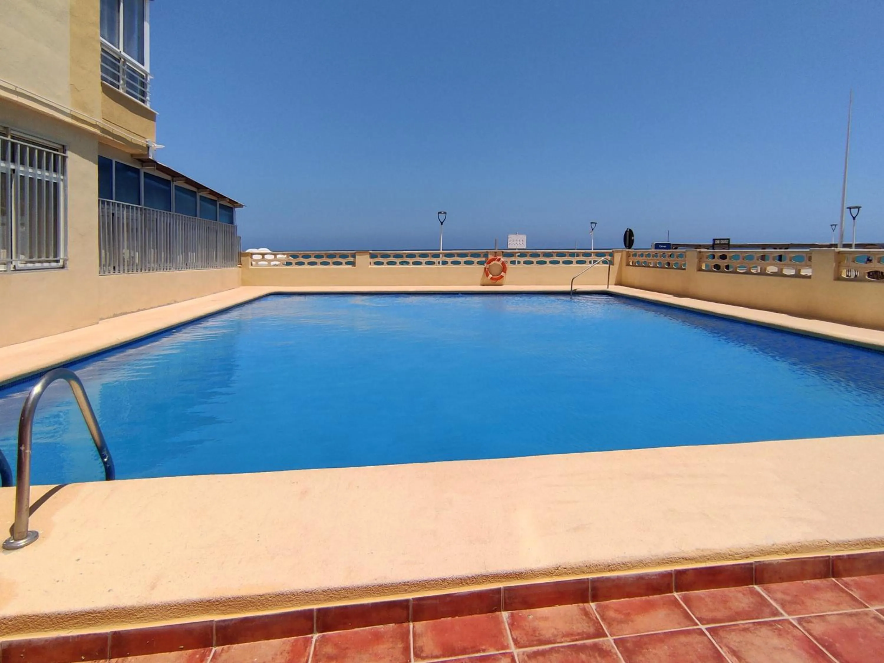 Swimming pool in Apartamento Gandia Bellreguard 3000