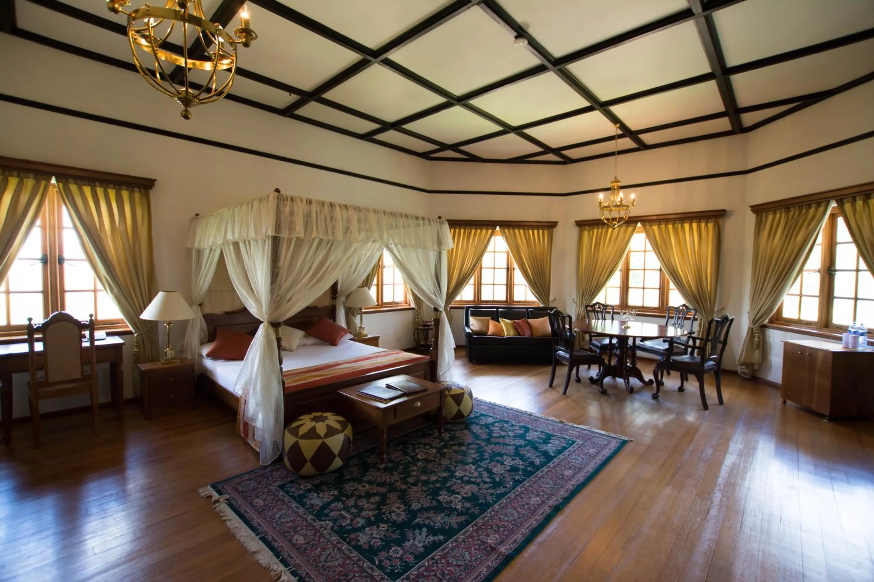 Photo of the whole room, Bed in Governor's Mansion