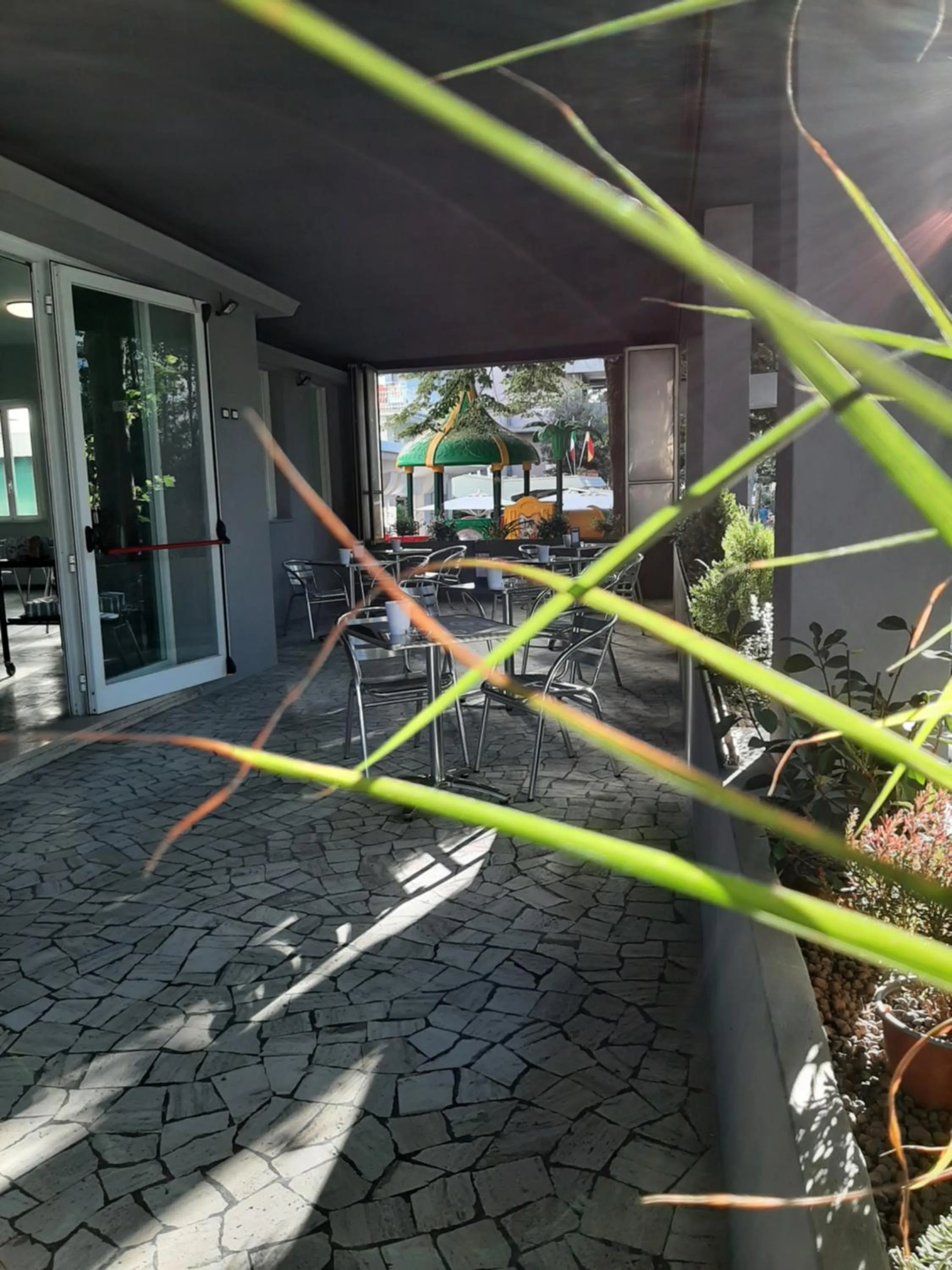 Patio in Hotel Alabama by ALEhotels