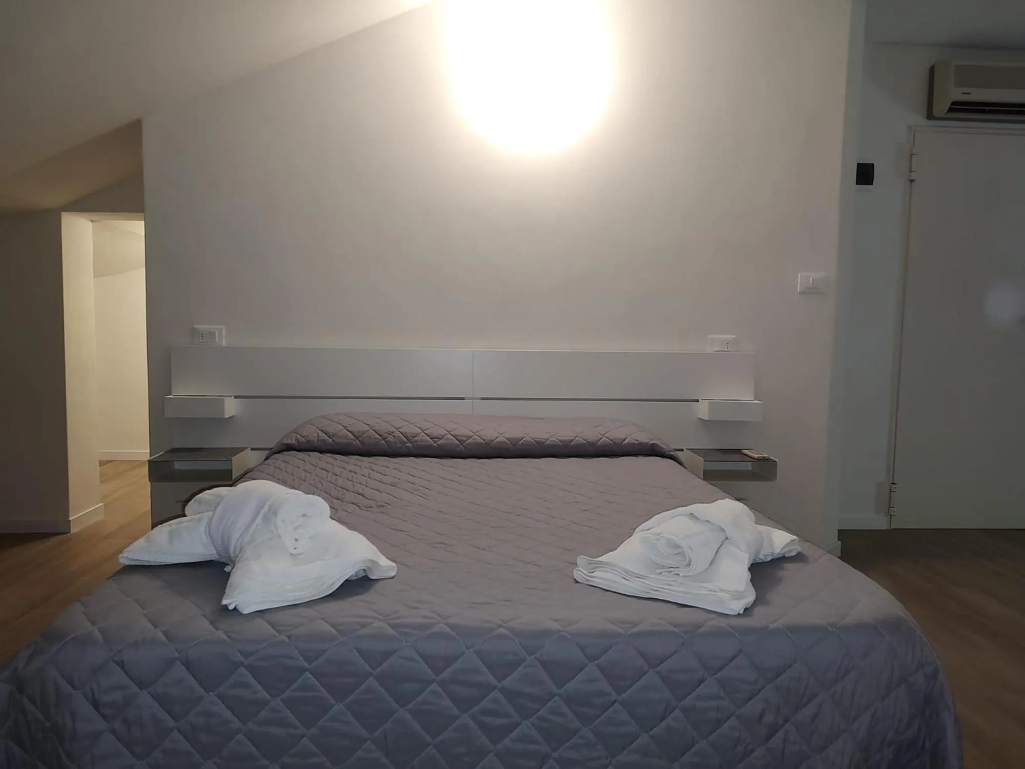 Bed in Hotel Alabama by ALEhotels