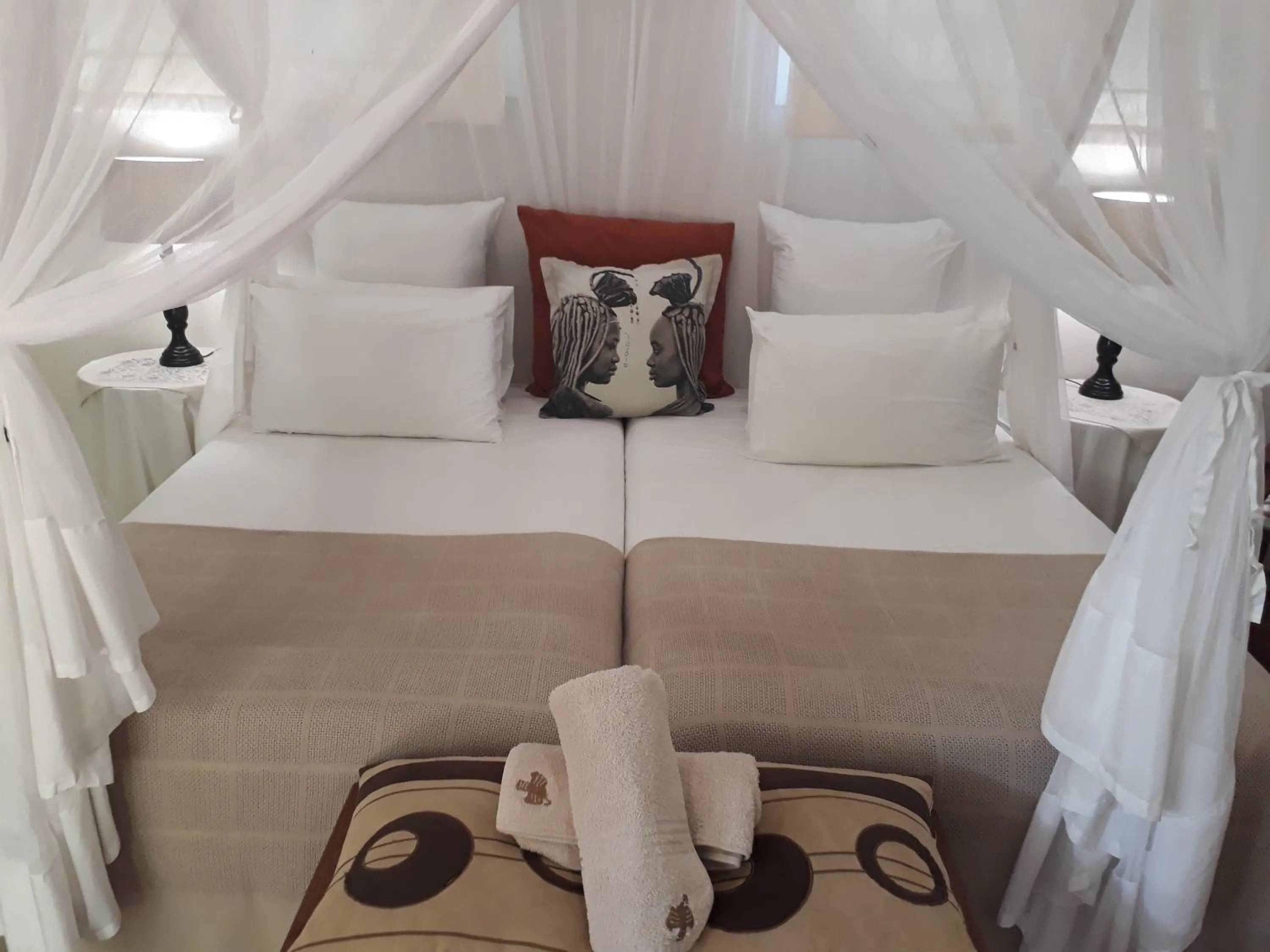 Bed in St Lucia Kingfisher Lodge