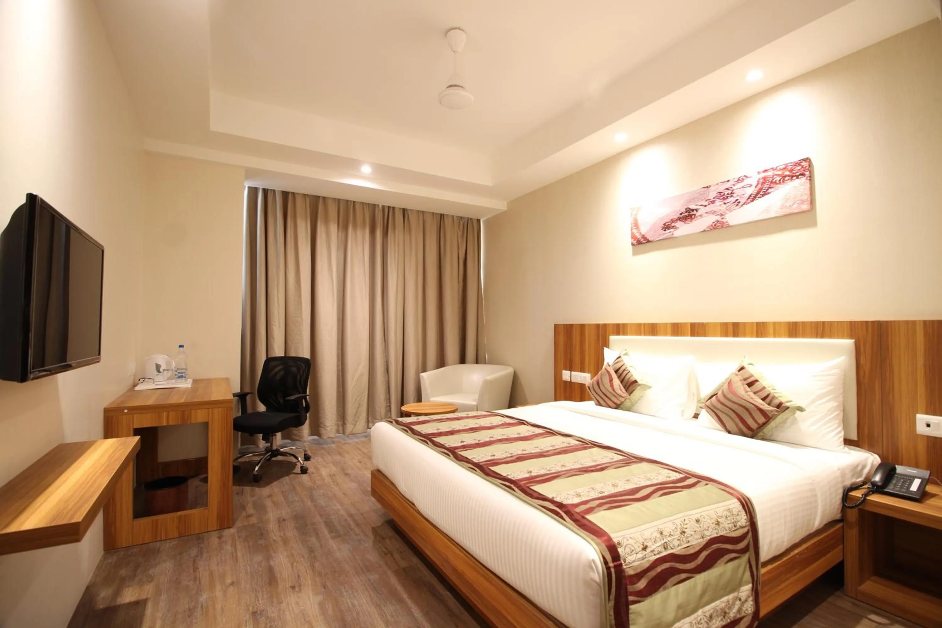 Photo of the whole room, Bed in Hotel Le Roi Raipur at Raipur Railway Station