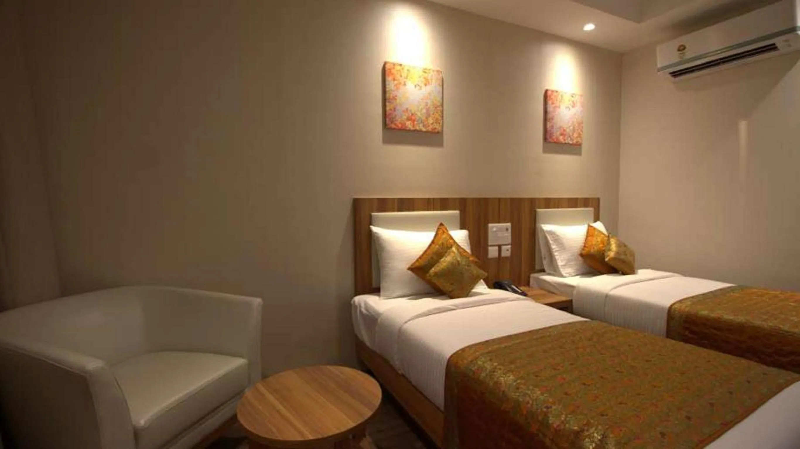 Bed in Hotel Le Roi Raipur at Raipur Railway Station