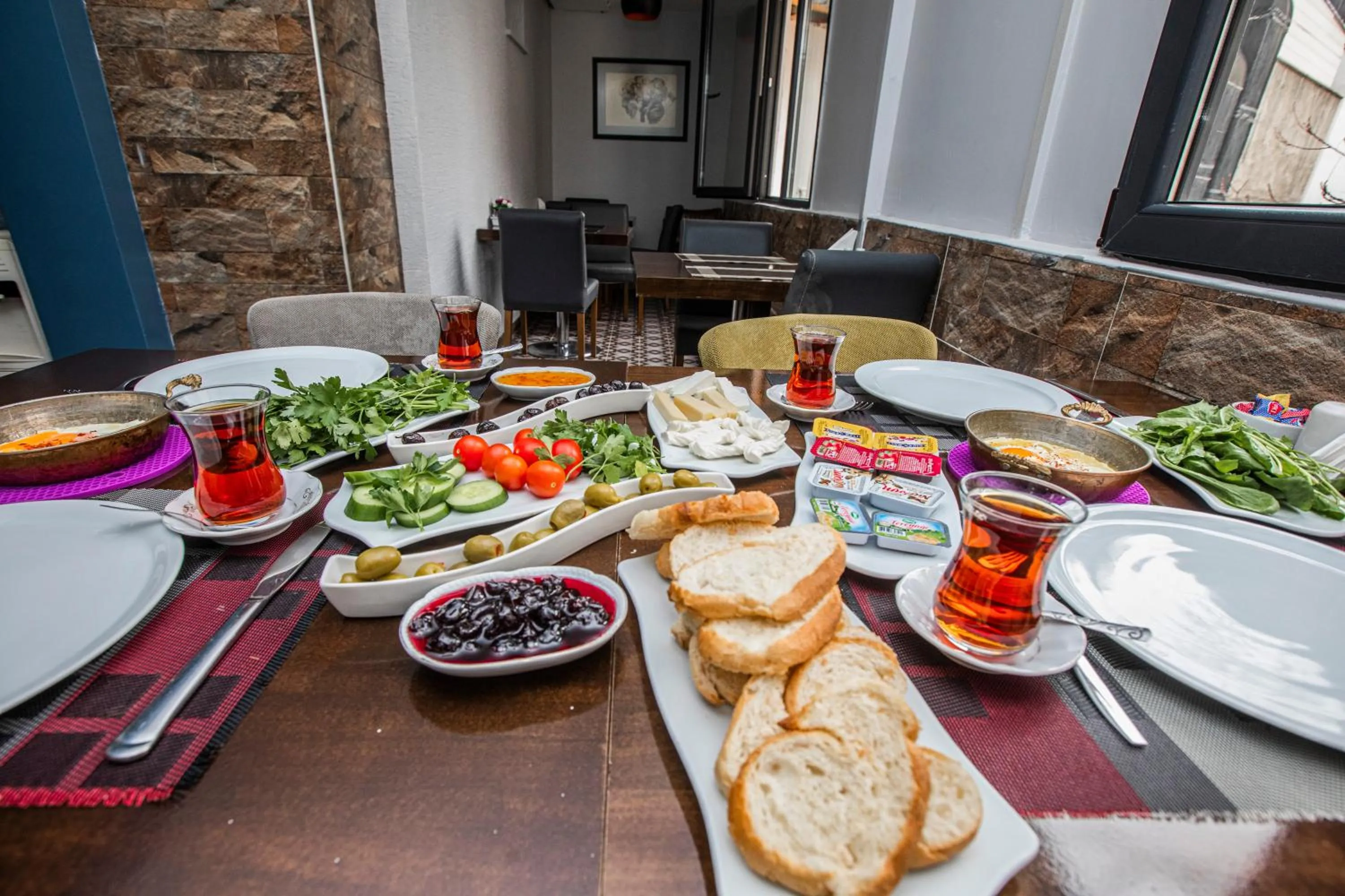 Breakfast in Konuk Hotel