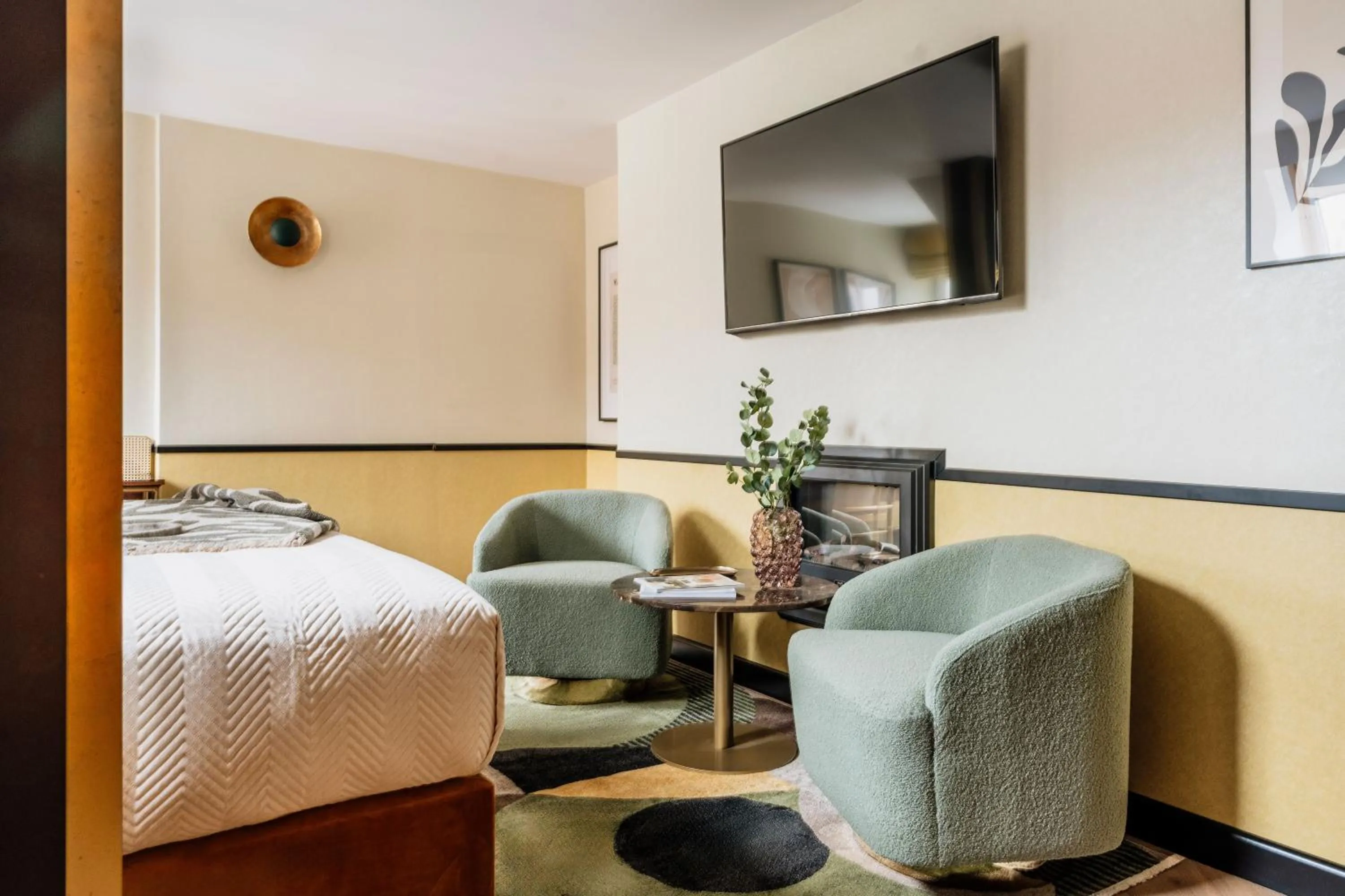 TV and multimedia, Bed in Colette - LoftAffair Collection