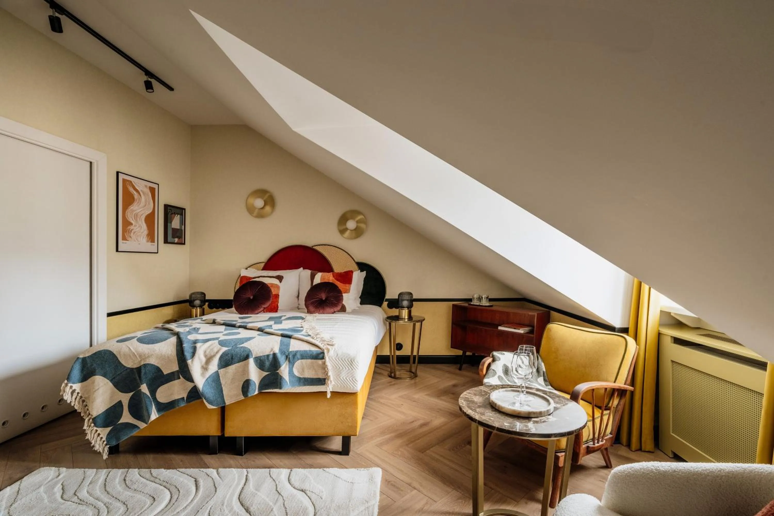 Bed in Colette - LoftAffair Collection