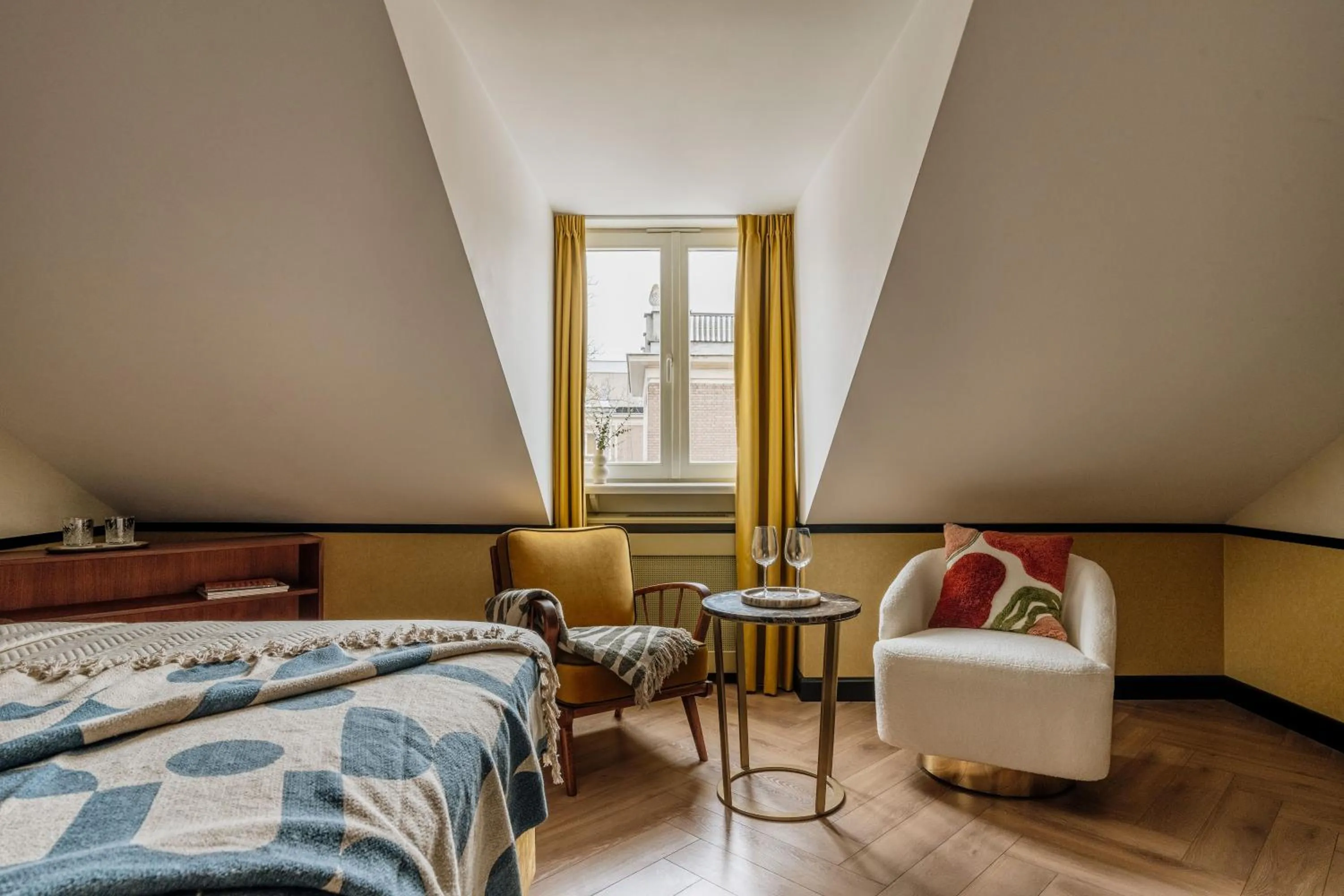 Bed in Colette - LoftAffair Collection