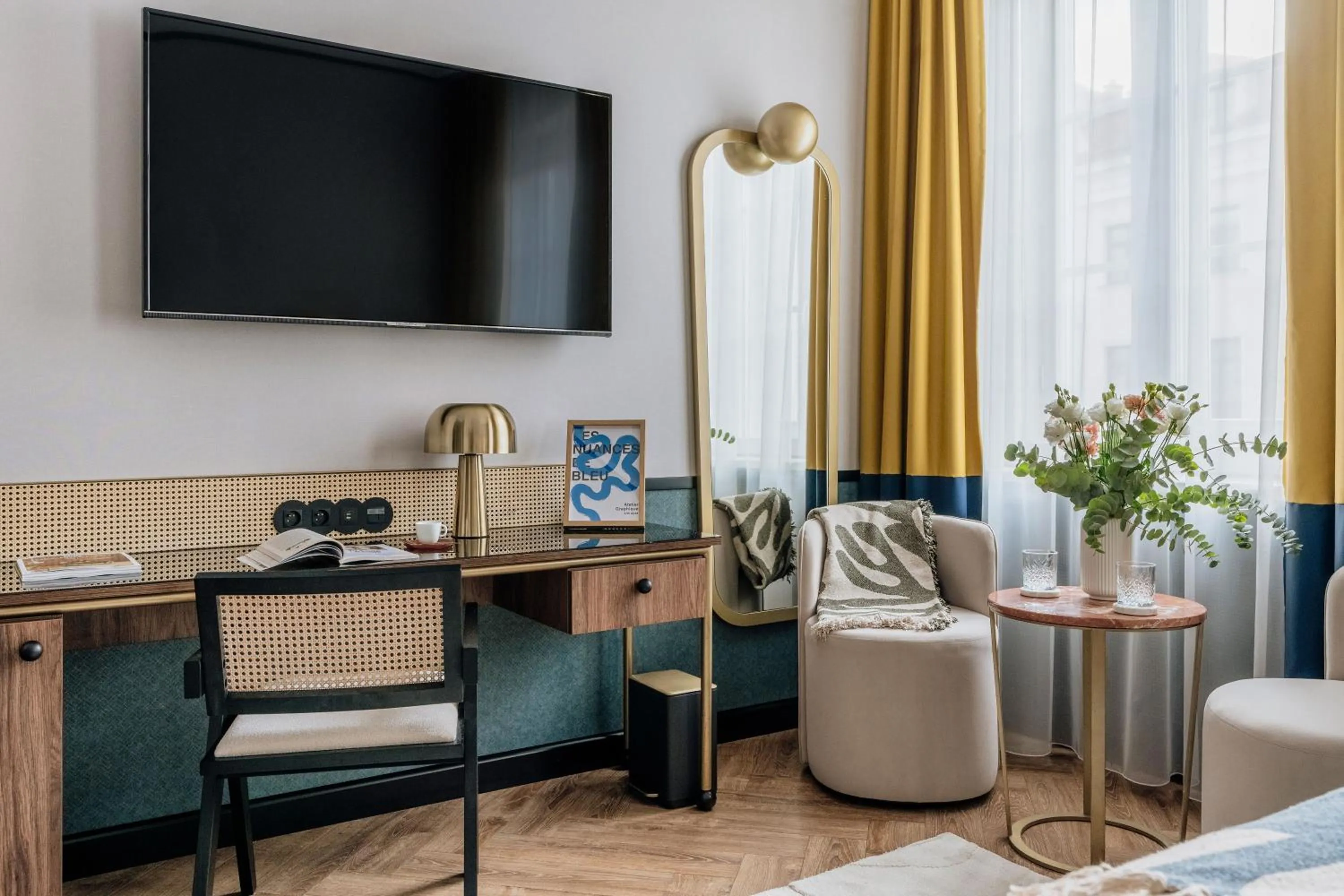 TV and multimedia in Colette - LoftAffair Collection