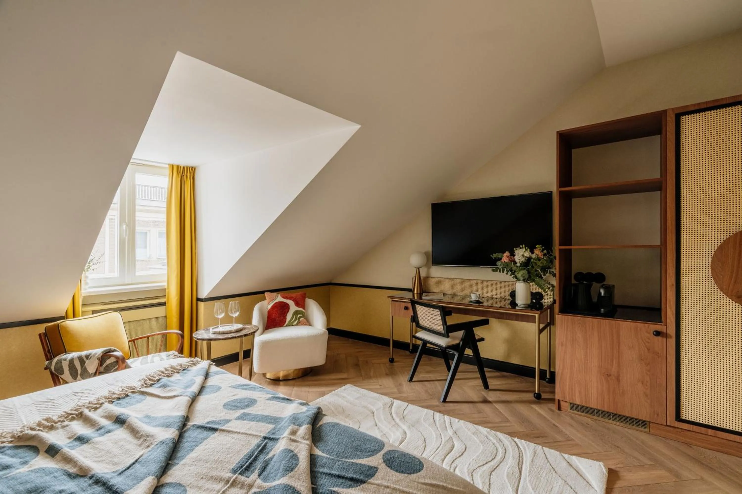 Bed in Colette - LoftAffair Collection