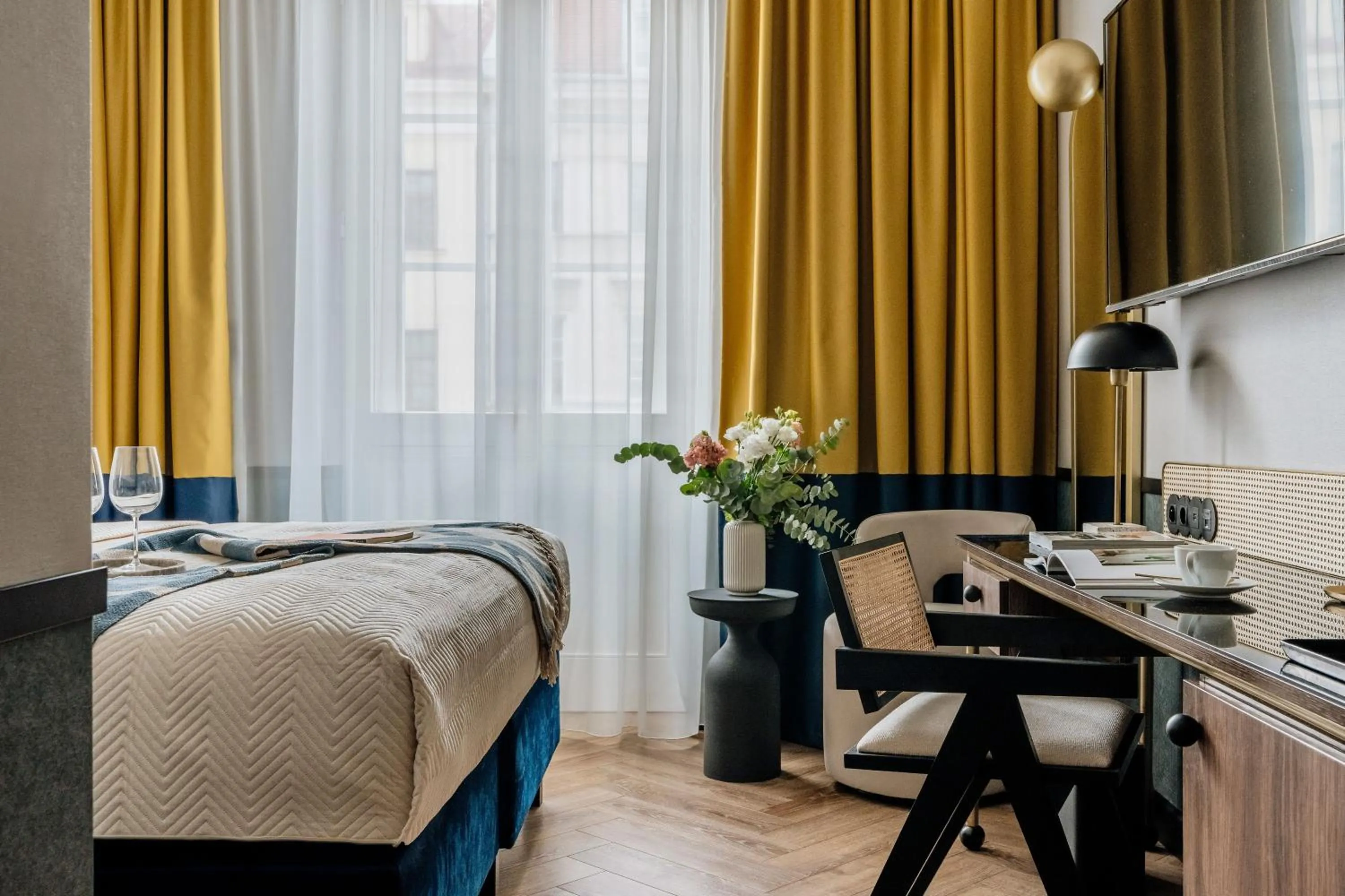 Bed in Colette - LoftAffair Collection