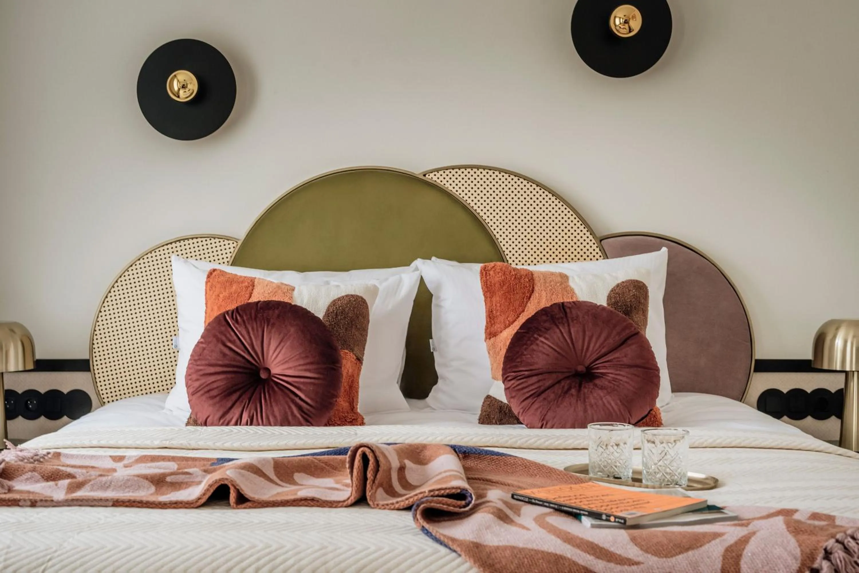 Bed in Colette - LoftAffair Collection