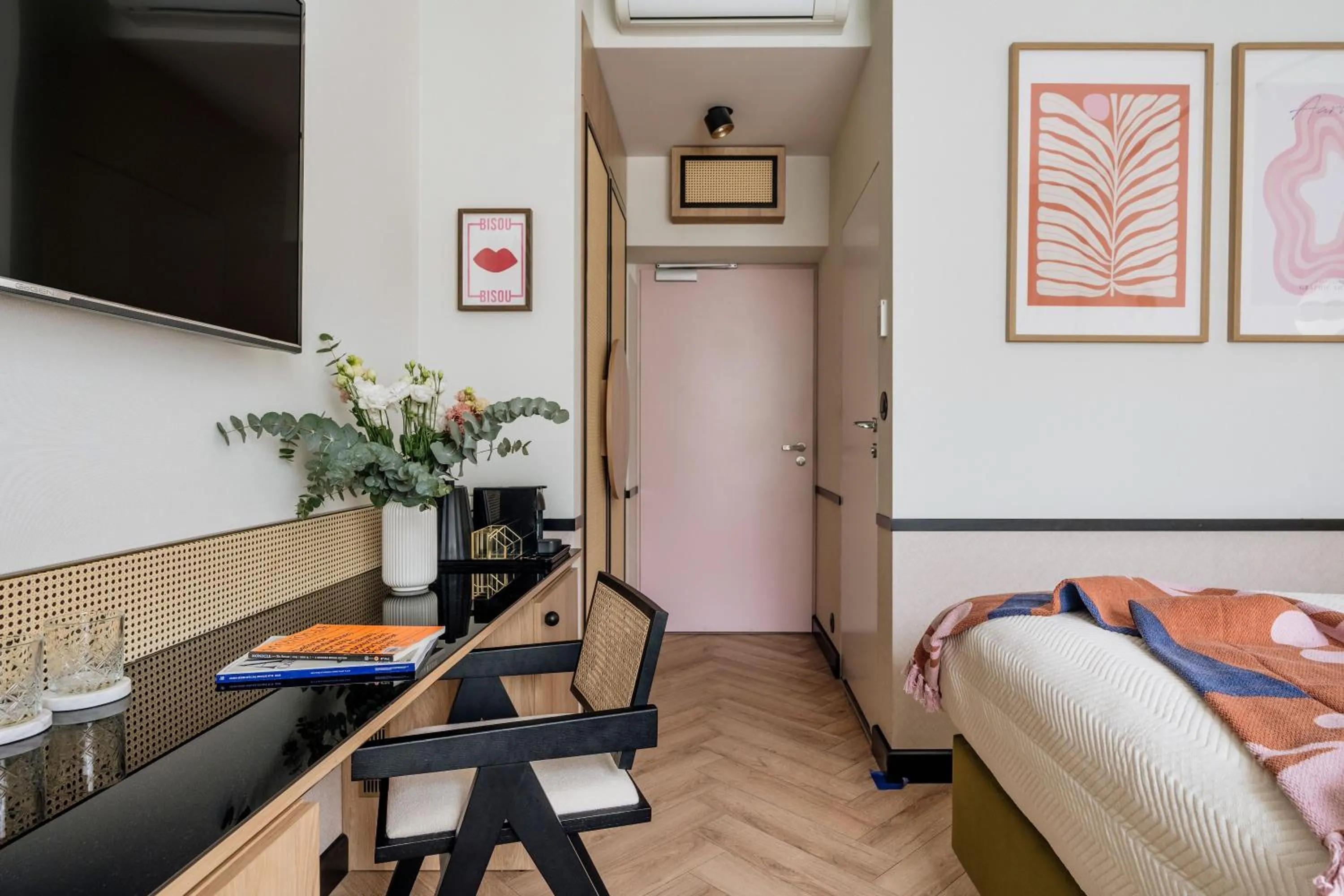 Bed in Colette - LoftAffair Collection