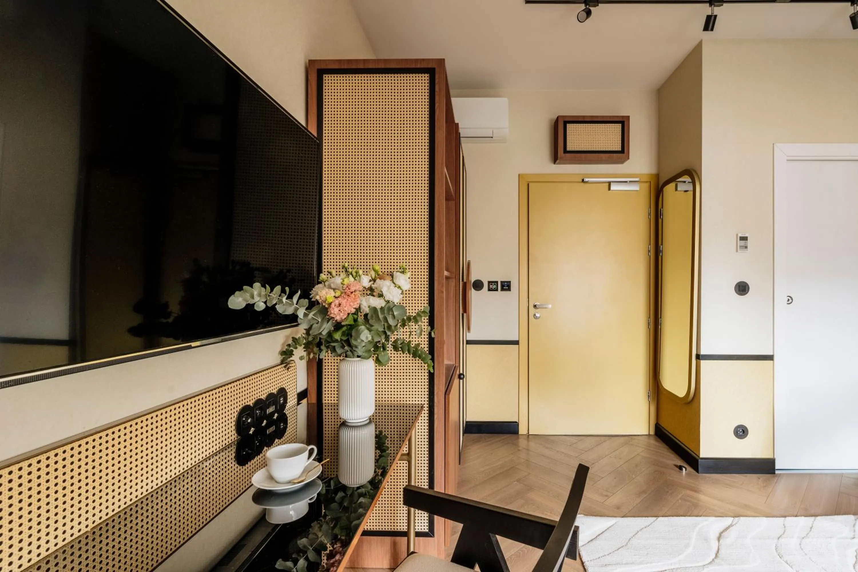 Bed in Colette - LoftAffair Collection