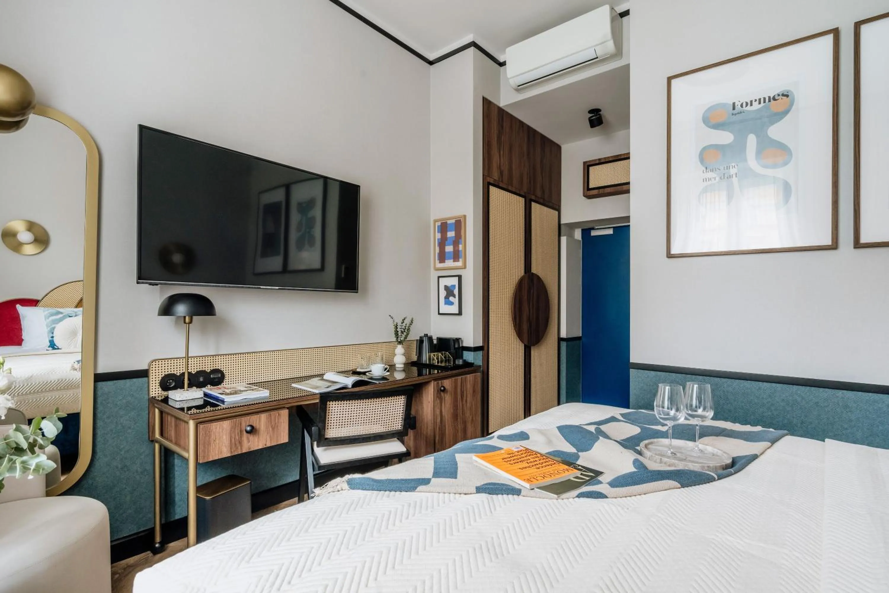 Bed in Colette - LoftAffair Collection