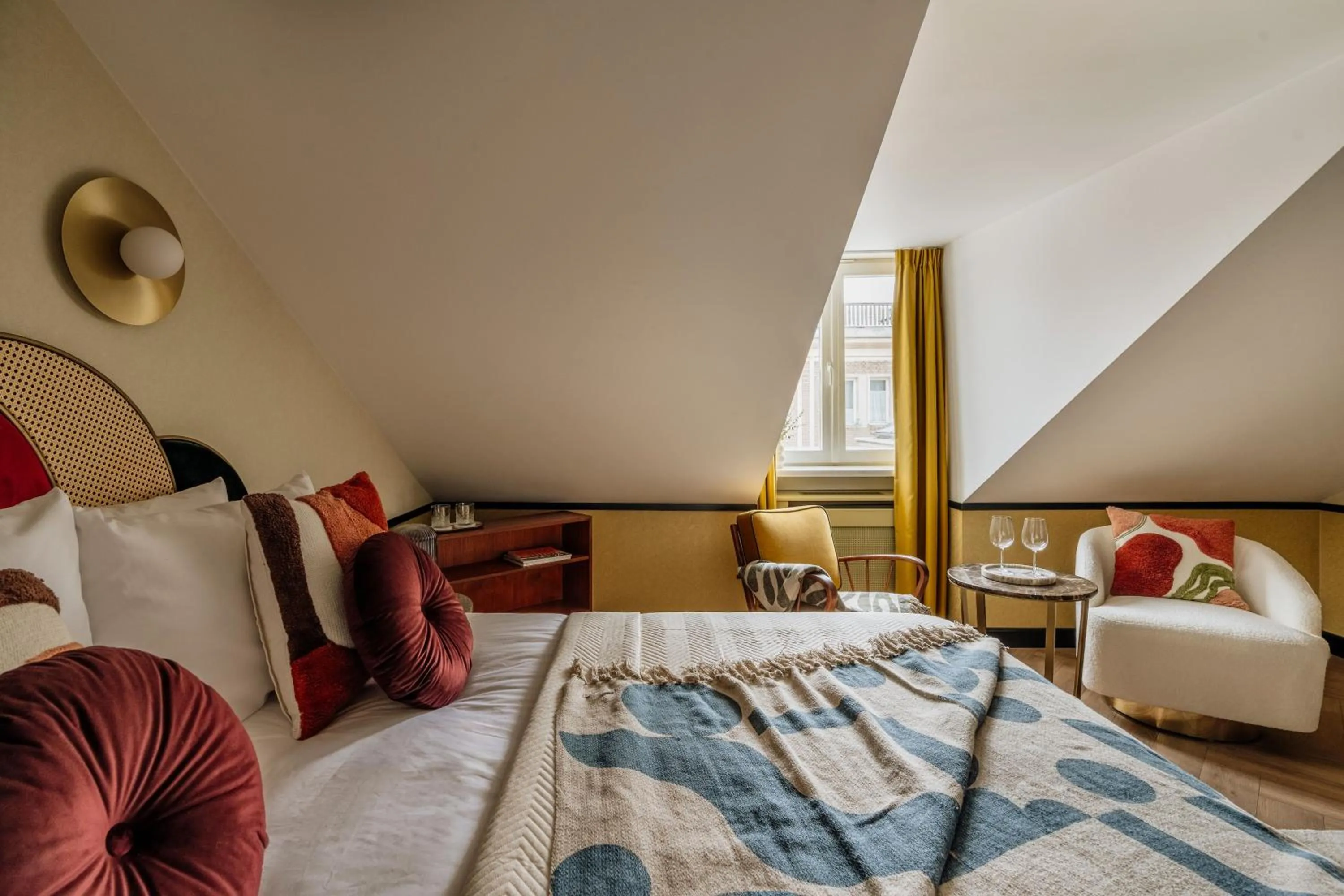 Bed in Colette - LoftAffair Collection