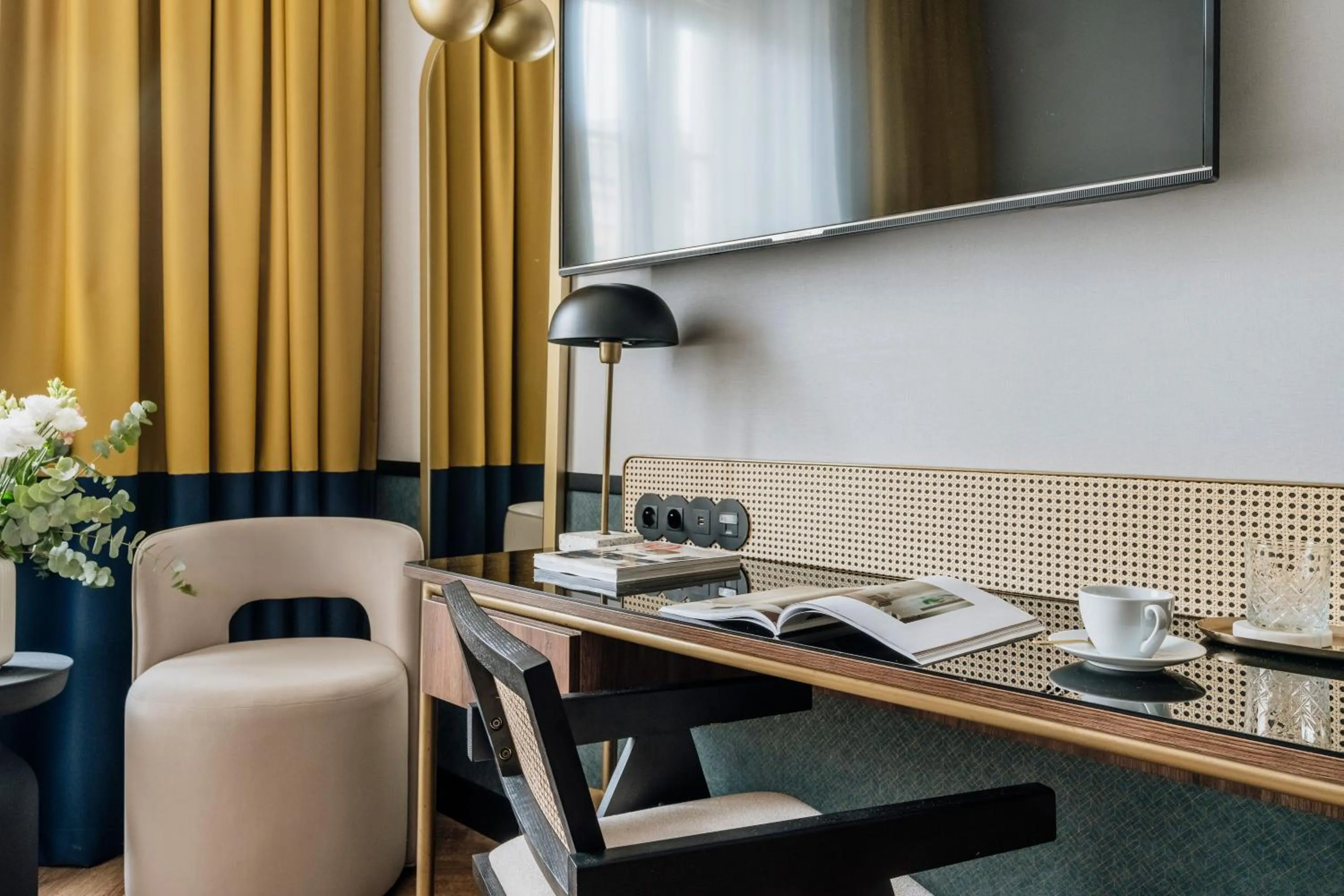 TV and multimedia in Colette - LoftAffair Collection