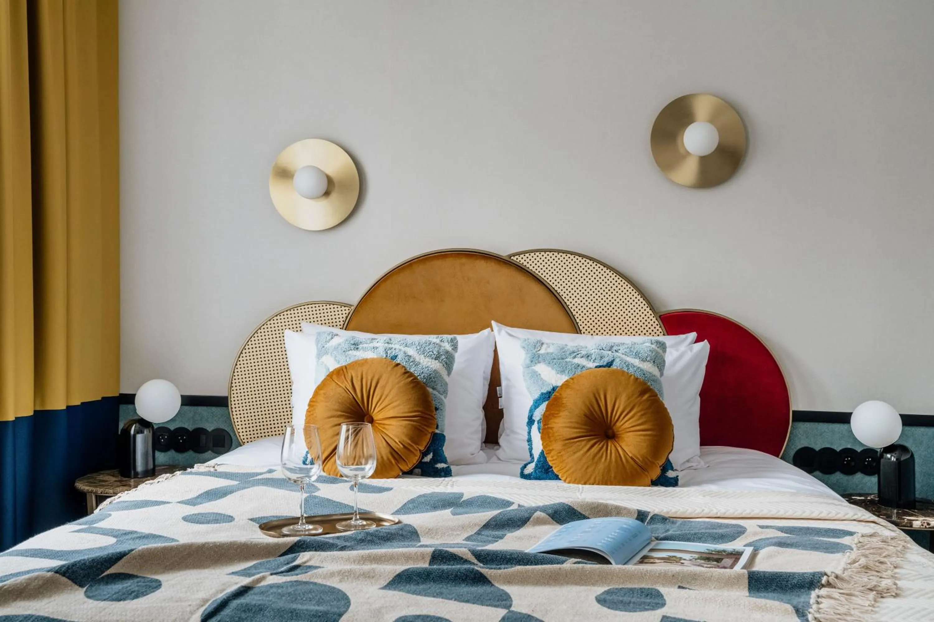 Bed in Colette - LoftAffair Collection