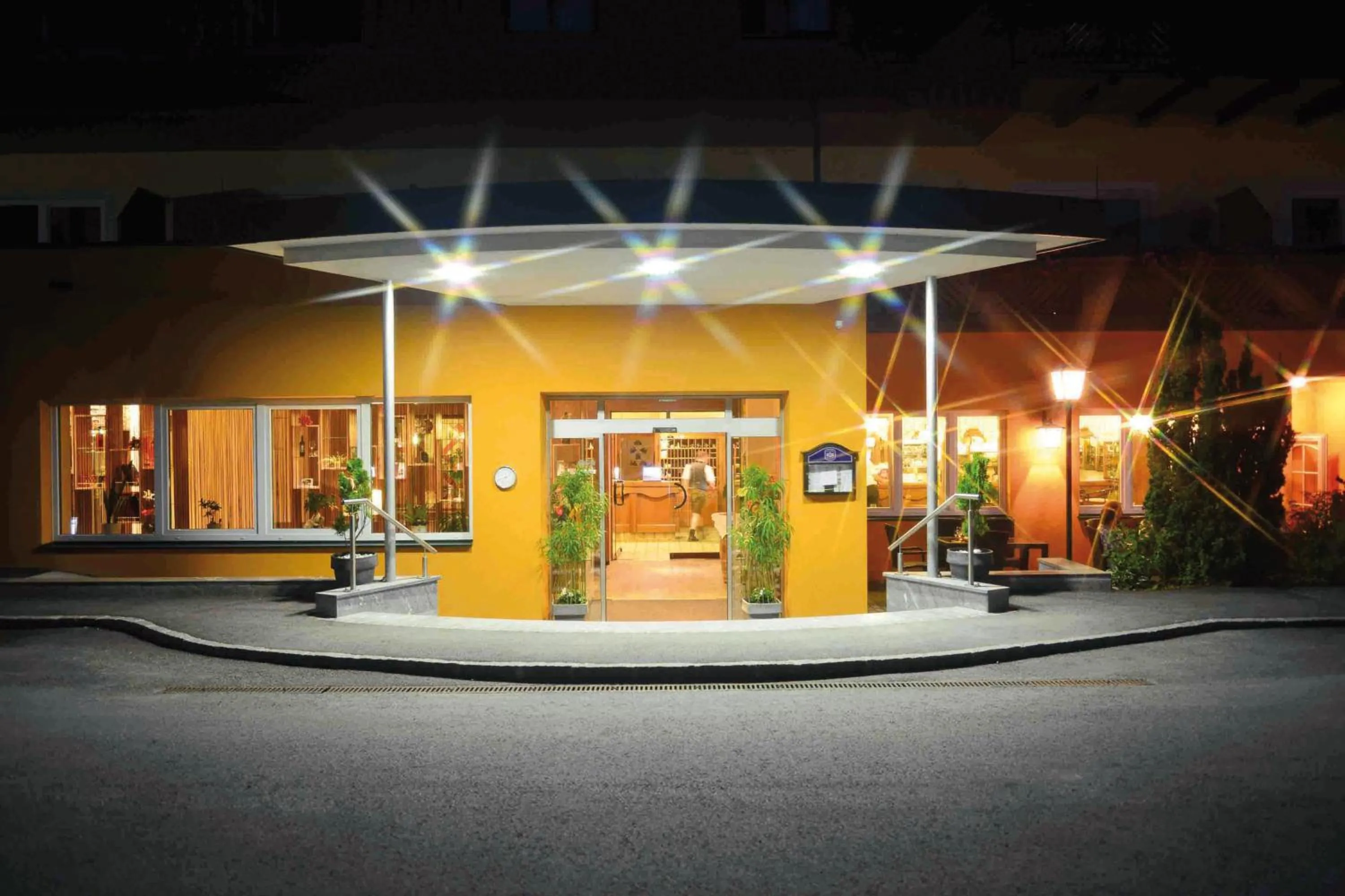 Facade/entrance in Hotel Angerer-Hof
