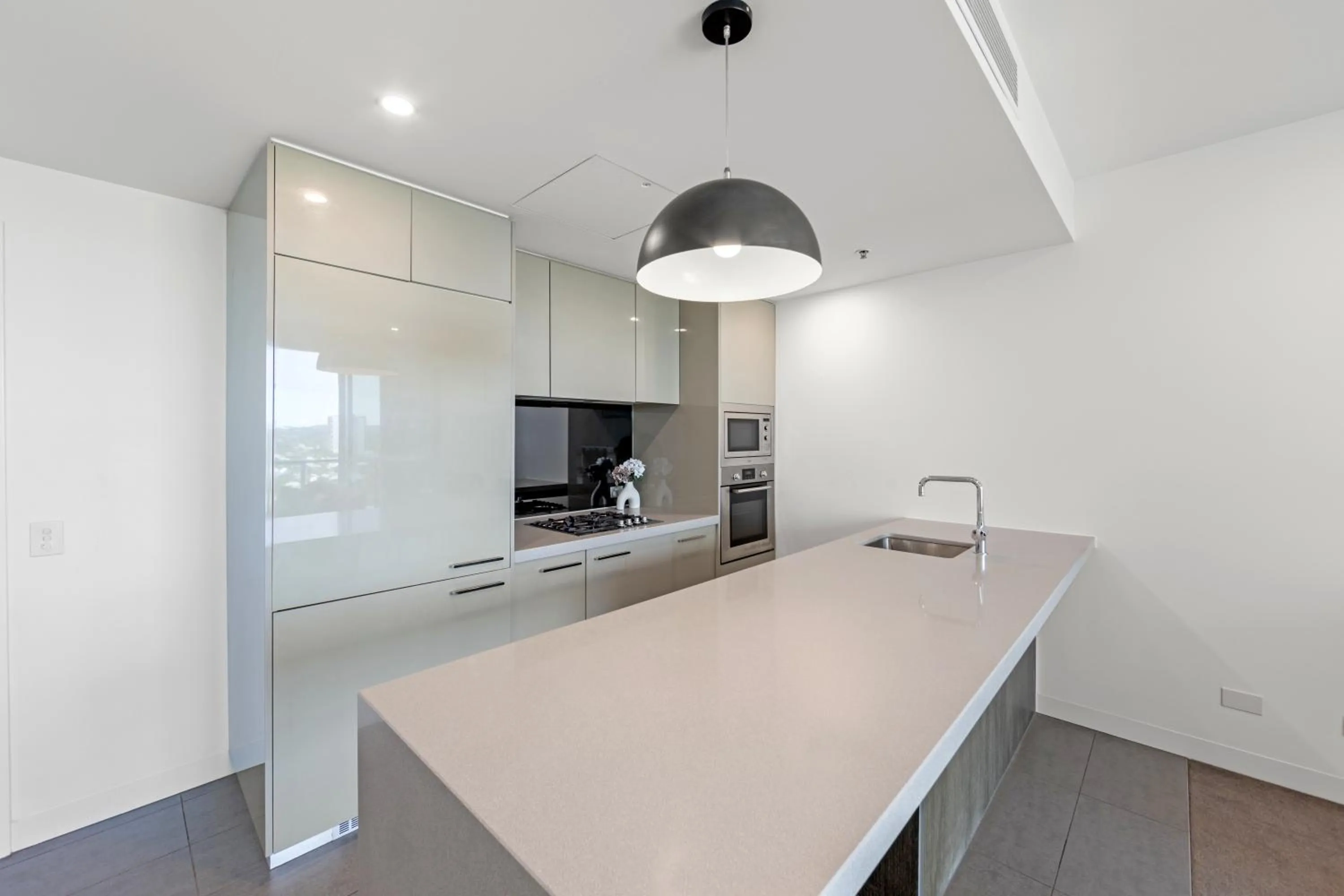 Kitchen or kitchenette in Trafalgar Lane Apartments by CLLIX